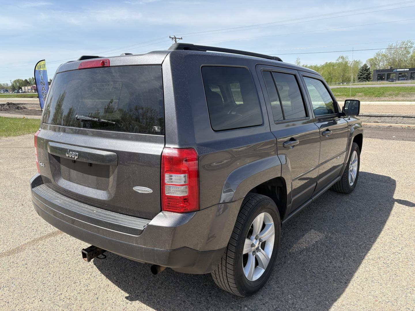 2017 Jeep Patriot Latitude 4WD (1C4NJRFB4HD) with an 2.4L L4 DOHC 16V engine, located at 17255 hwy 65 NE, Ham Lake, MN, 55304, 0.000000, 0.000000 - Photo#4