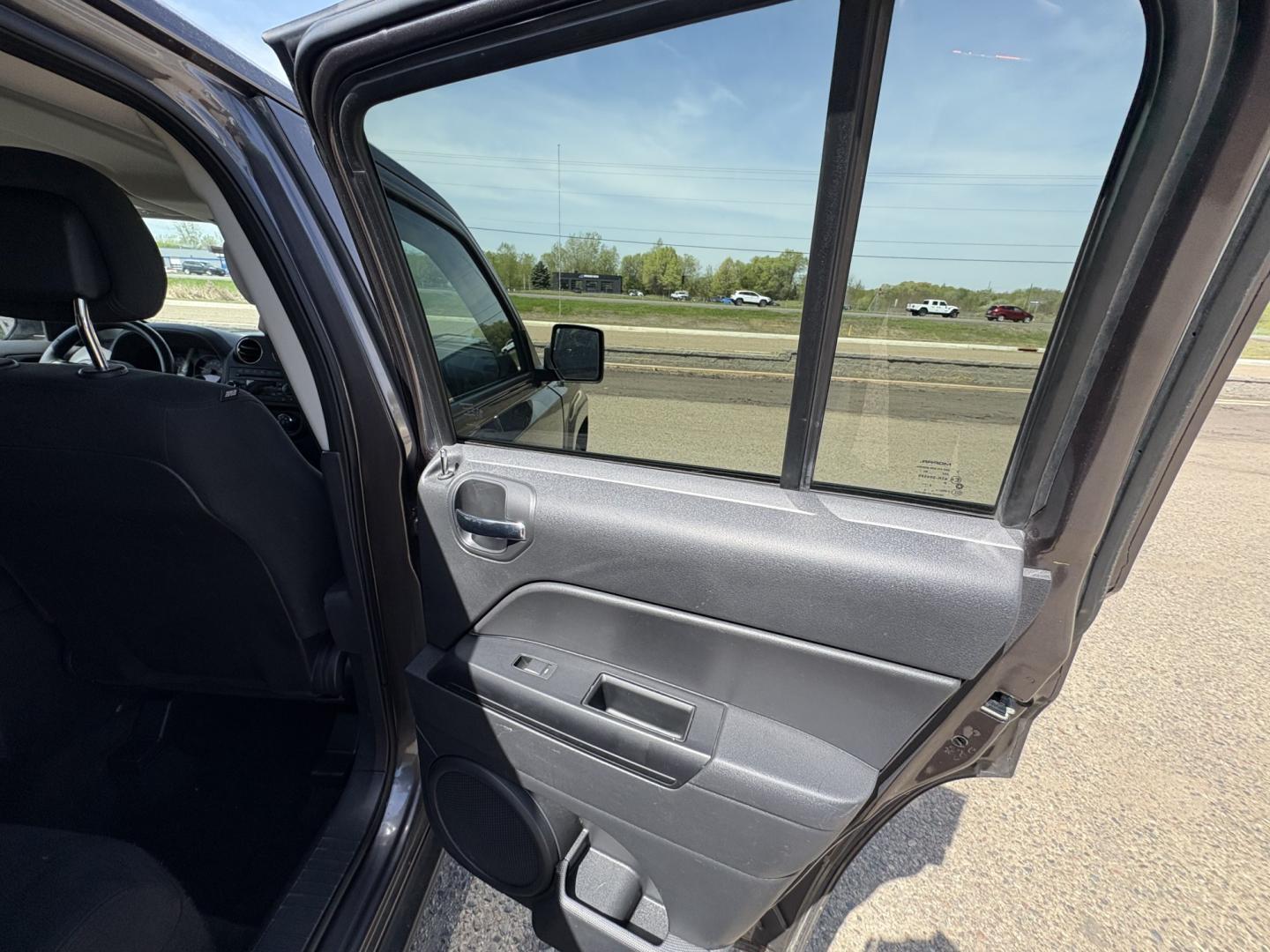 2017 Jeep Patriot Latitude 4WD (1C4NJRFB4HD) with an 2.4L L4 DOHC 16V engine, located at 17255 hwy 65 NE, Ham Lake, MN, 55304, 0.000000, 0.000000 - Photo#12