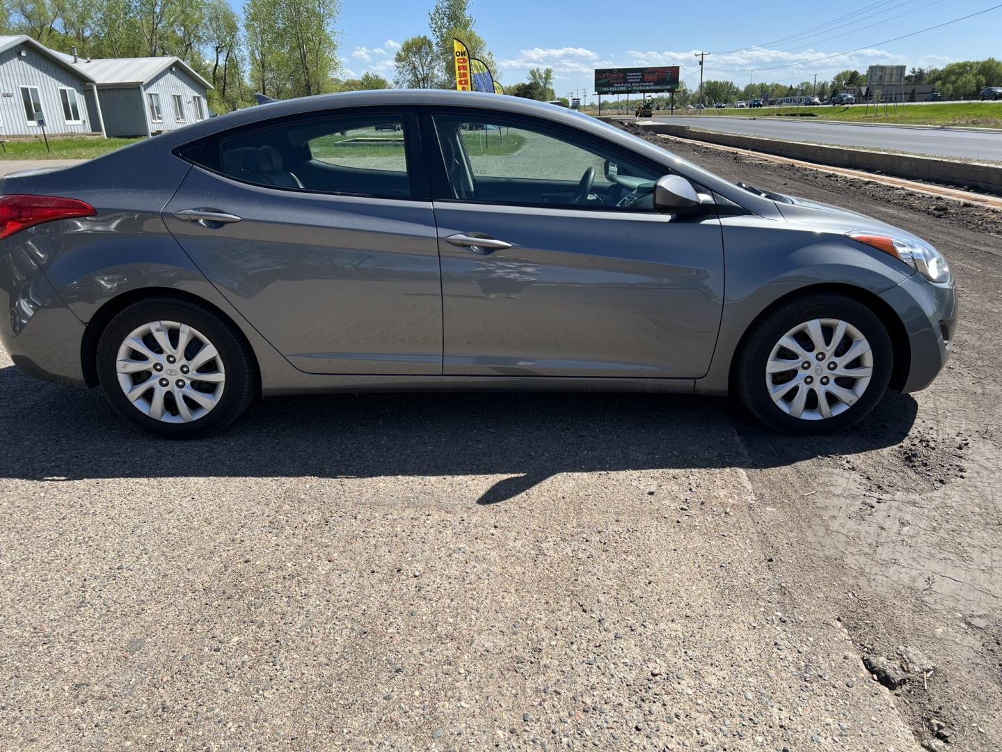 2013 Hyundai Elantra Limited (5NPDH4AE7DH) with an 1.8L L4 DOHC 16V engine, 6-Speed Automatic transmission, located at 17255 hwy 65 NE, Ham Lake, MN, 55304, 0.000000, 0.000000 - Photo#3