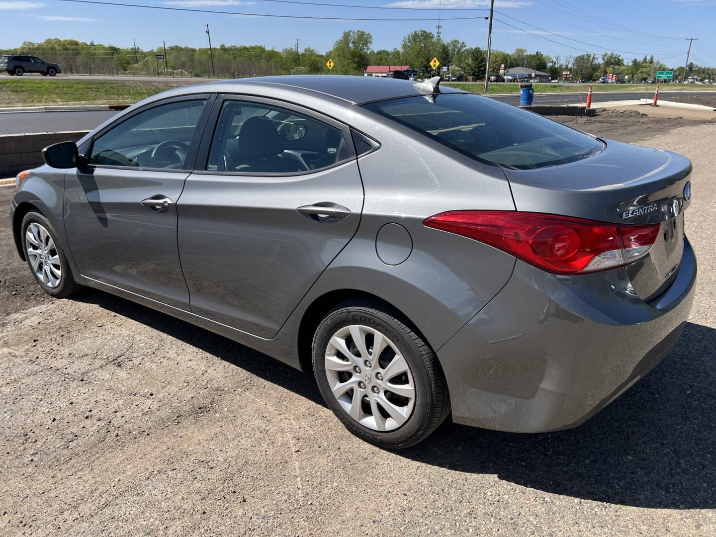2013 Hyundai Elantra Limited (5NPDH4AE7DH) with an 1.8L L4 DOHC 16V engine, 6-Speed Automatic transmission, located at 17255 hwy 65 NE, Ham Lake, MN, 55304, 0.000000, 0.000000 - Photo#6