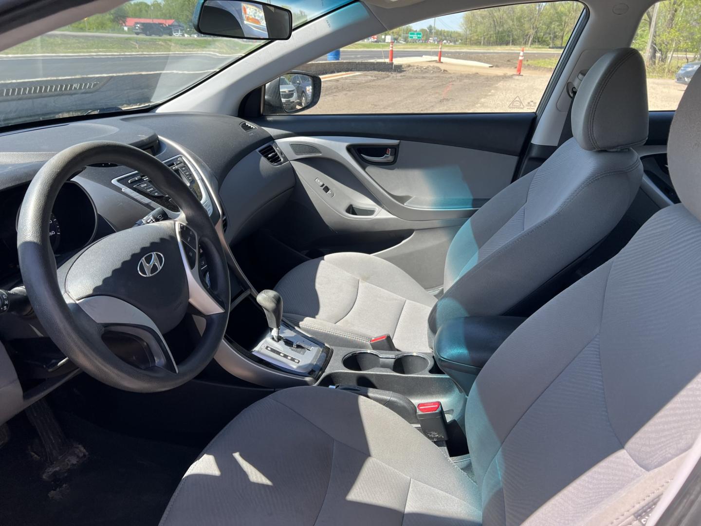 2013 Hyundai Elantra Limited (5NPDH4AE7DH) with an 1.8L L4 DOHC 16V engine, 6-Speed Automatic transmission, located at 17255 hwy 65 NE, Ham Lake, MN, 55304, 0.000000, 0.000000 - Photo#9