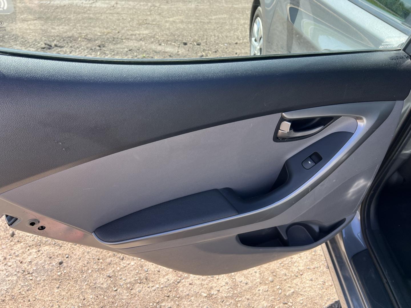 2013 Hyundai Elantra Limited (5NPDH4AE7DH) with an 1.8L L4 DOHC 16V engine, 6-Speed Automatic transmission, located at 17255 hwy 65 NE, Ham Lake, MN, 55304, 0.000000, 0.000000 - Photo#10