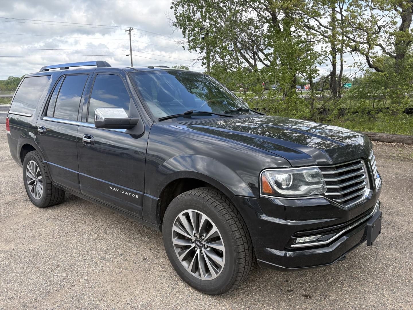 2015 Lincoln Navigator 4WD (5LMJJ2JT1FE) with an 3.5L V6 DOHC 24V FFV engine, 6-Speed Automatic transmission, located at 17255 hwy 65 NE, Ham Lake, MN, 55304, 0.000000, 0.000000 - Photo#6