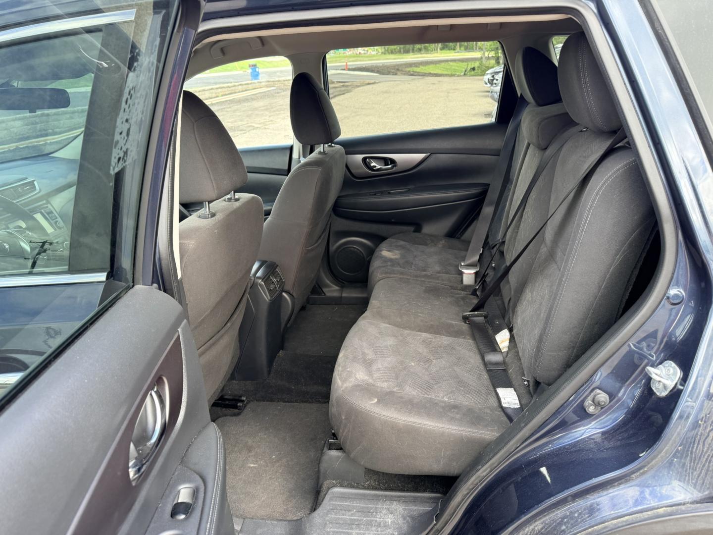 2016 Nissan Rogue SV AWD (KNMAT2MV2GP) with an 2.5L L4 DOHC 16V engine, CVT transmission, located at 17255 hwy 65 NE, Ham Lake, MN, 55304, 0.000000, 0.000000 - Photo#11