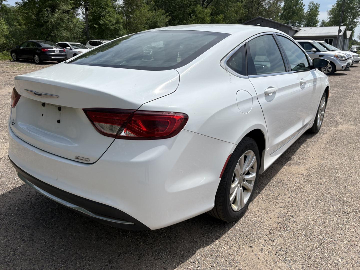 2015 Chrysler 200 Limited (1C3CCCAB7FN) with an 2.4L L4 DOHC 16V engine, 9-Speed Automatic transmission, located at 17255 hwy 65 NE, Ham Lake, MN, 55304, 0.000000, 0.000000 - Photo#4