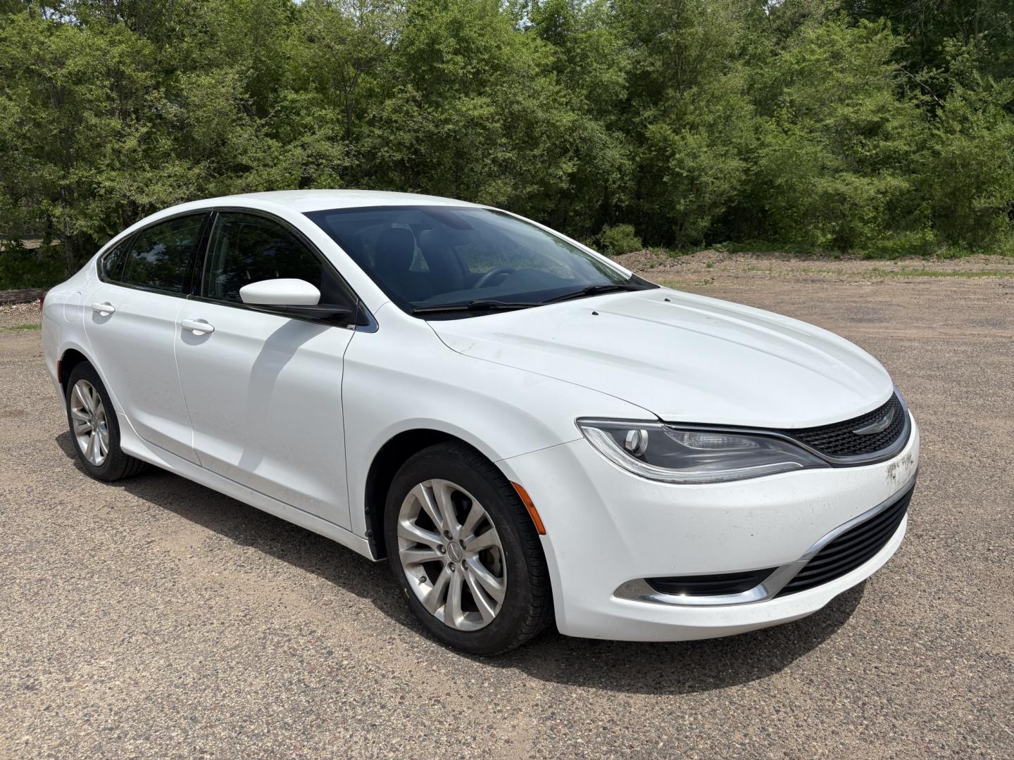2015 Chrysler 200 Limited (1C3CCCAB7FN) with an 2.4L L4 DOHC 16V engine, 9-Speed Automatic transmission, located at 17255 hwy 65 NE, Ham Lake, MN, 55304, 0.000000, 0.000000 - Photo#6