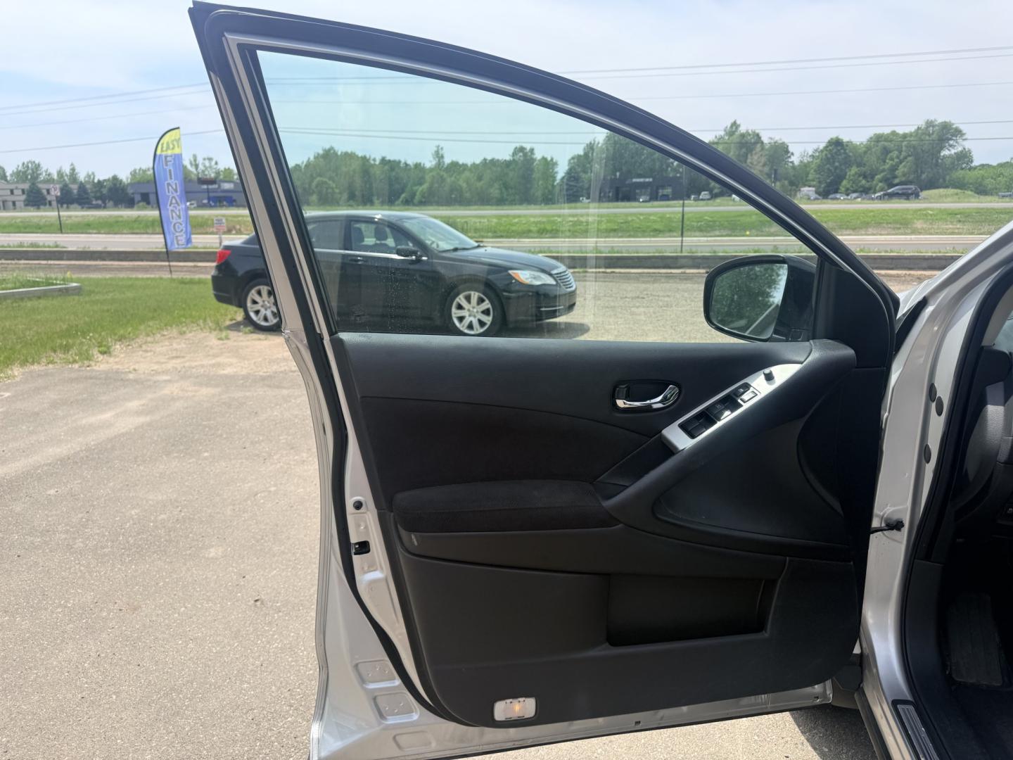 2011 Nissan Murano LE (JN8AZ1MU9BW) with an 3.5L V6 DOHC 24V engine, CVT transmission, located at 17255 hwy 65 NE, Ham Lake, MN, 55304, 0.000000, 0.000000 - Photo#8