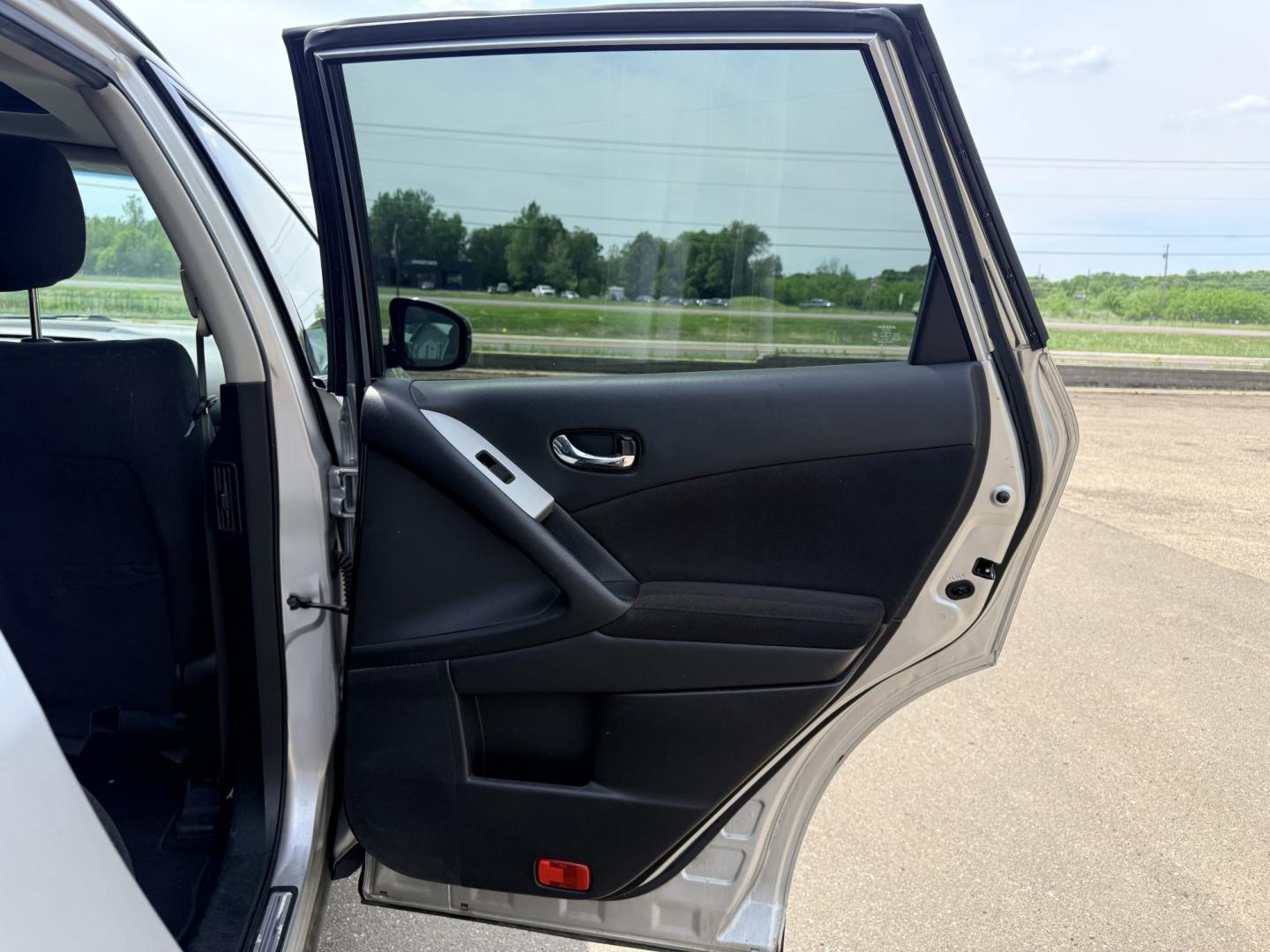 2011 Nissan Murano LE (JN8AZ1MU9BW) with an 3.5L V6 DOHC 24V engine, CVT transmission, located at 17255 hwy 65 NE, Ham Lake, MN, 55304, 0.000000, 0.000000 - Photo#12