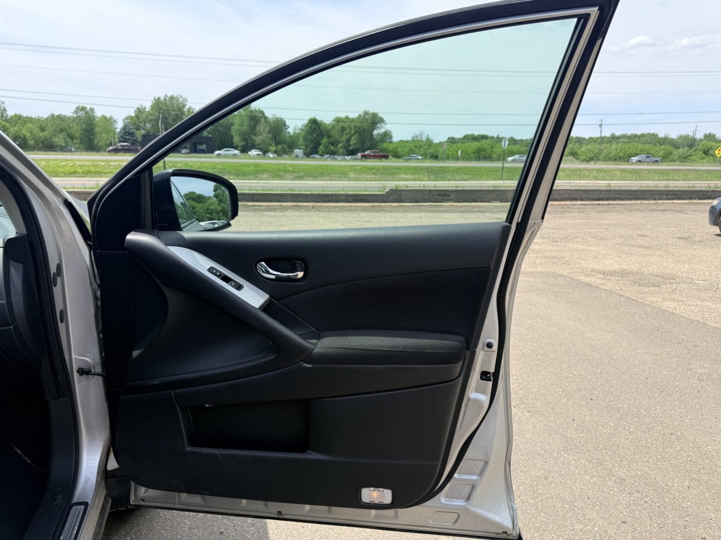 2011 Nissan Murano LE (JN8AZ1MU9BW) with an 3.5L V6 DOHC 24V engine, CVT transmission, located at 17255 hwy 65 NE, Ham Lake, MN, 55304, 0.000000, 0.000000 - Photo#14