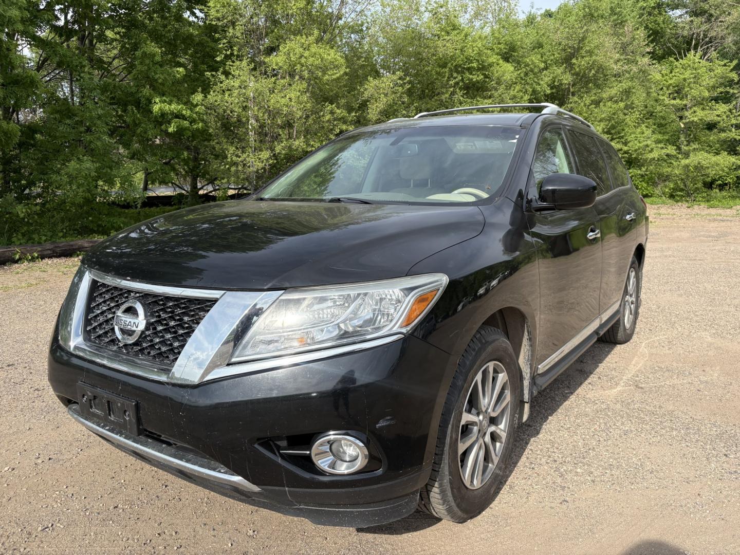 2013 Nissan Pathfinder LE 4WD (5N1AR2MMXDC) with an 3.5L V6 DOHC 24V engine, Continuously Variable Transmission transmission, located at 17255 hwy 65 NE, Ham Lake, MN, 55304, 0.000000, 0.000000 - Photo#0