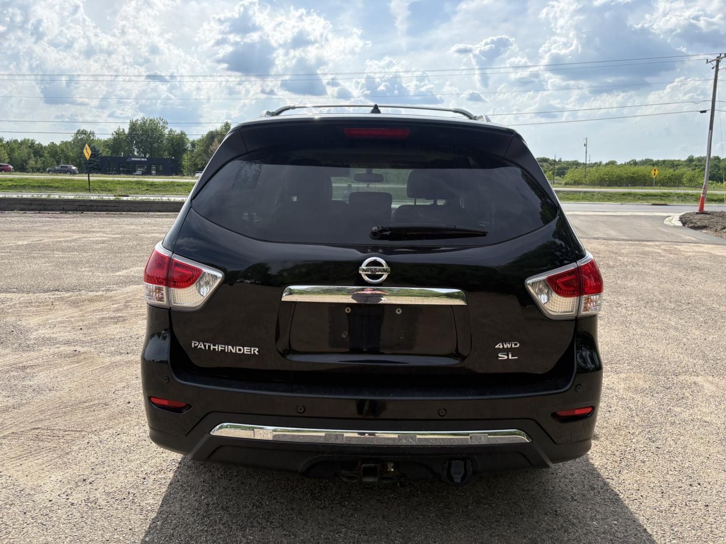 2013 Nissan Pathfinder LE 4WD (5N1AR2MMXDC) with an 3.5L V6 DOHC 24V engine, Continuously Variable Transmission transmission, located at 17255 hwy 65 NE, Ham Lake, MN, 55304, 0.000000, 0.000000 - Photo#3