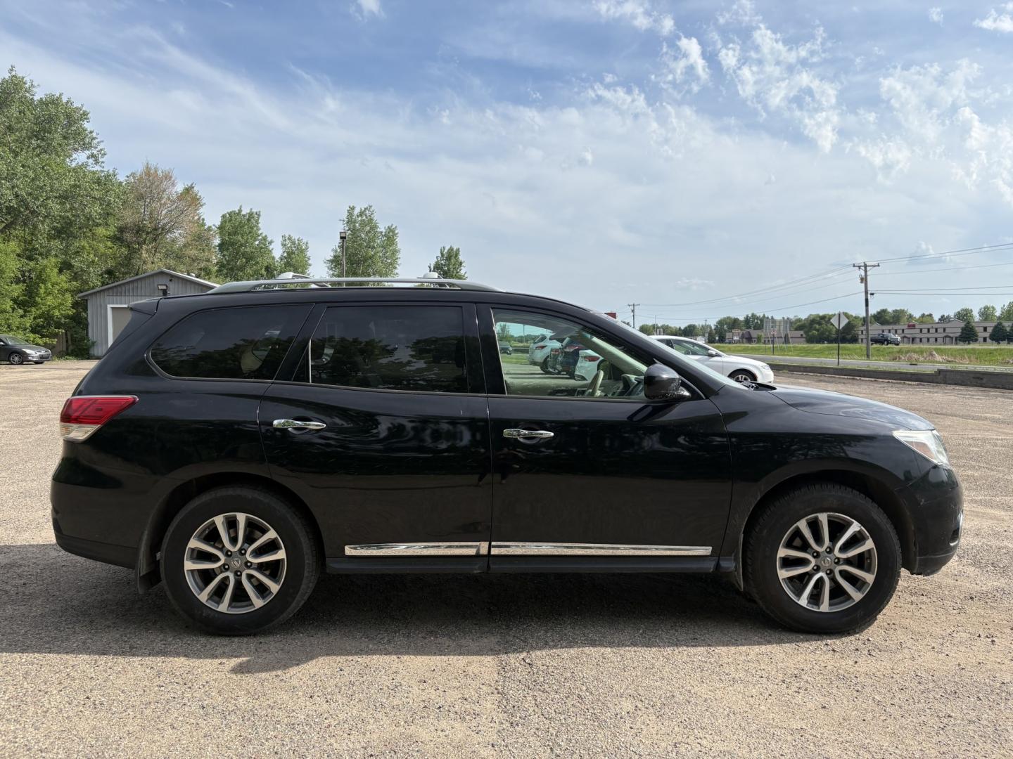 2013 Nissan Pathfinder LE 4WD (5N1AR2MMXDC) with an 3.5L V6 DOHC 24V engine, Continuously Variable Transmission transmission, located at 17255 hwy 65 NE, Ham Lake, MN, 55304, 0.000000, 0.000000 - Photo#5