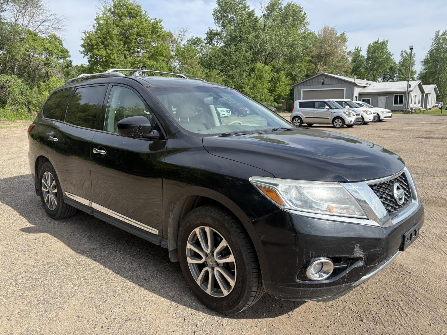 2013 Nissan Pathfinder LE 4WD (5N1AR2MMXDC) with an 3.5L V6 DOHC 24V engine, Continuously Variable Transmission transmission, located at 17255 hwy 65 NE, Ham Lake, MN, 55304, 0.000000, 0.000000 - Photo#6