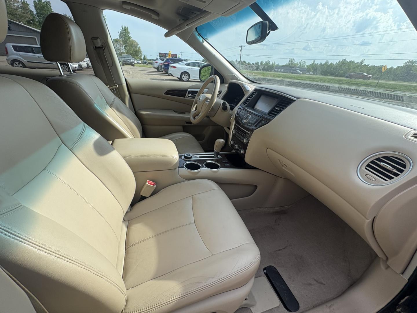 2013 Nissan Pathfinder LE 4WD (5N1AR2MMXDC) with an 3.5L V6 DOHC 24V engine, Continuously Variable Transmission transmission, located at 17255 hwy 65 NE, Ham Lake, MN, 55304, 0.000000, 0.000000 - Photo#16