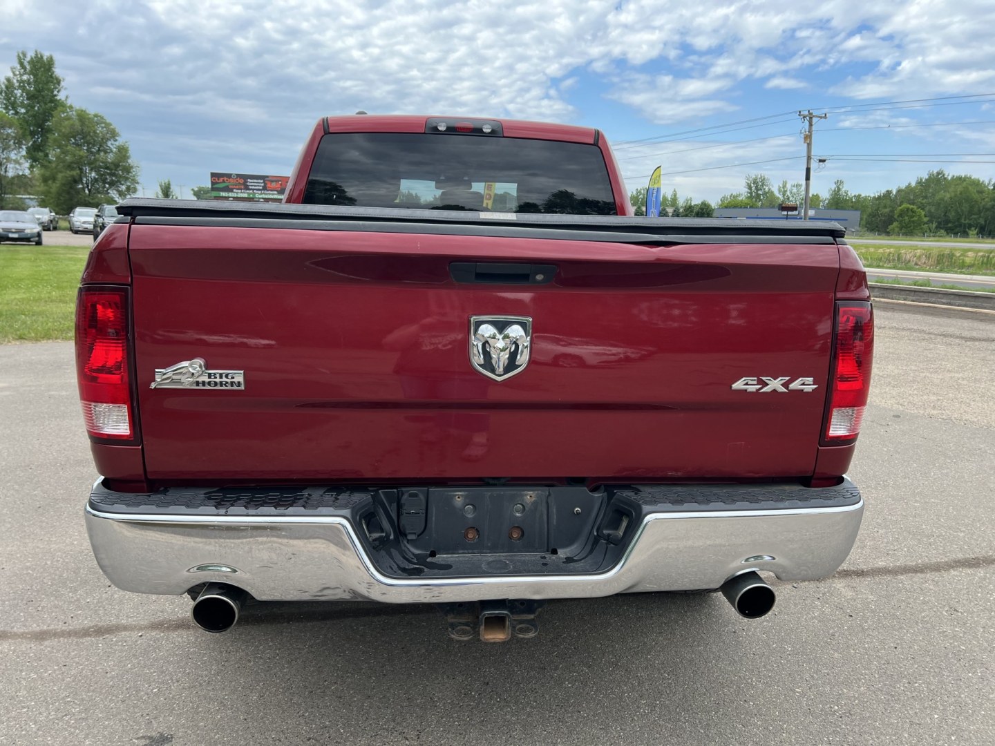 2014 RAM 1500 SLT Quad Cab 4WD (1C6RR7GT3ES) with an 5.7L V8 OHV 16V engine, 6-Speed Automatic transmission, located at 17255 hwy 65 NE, Ham Lake, MN, 55304, 0.000000, 0.000000 - Photo#5