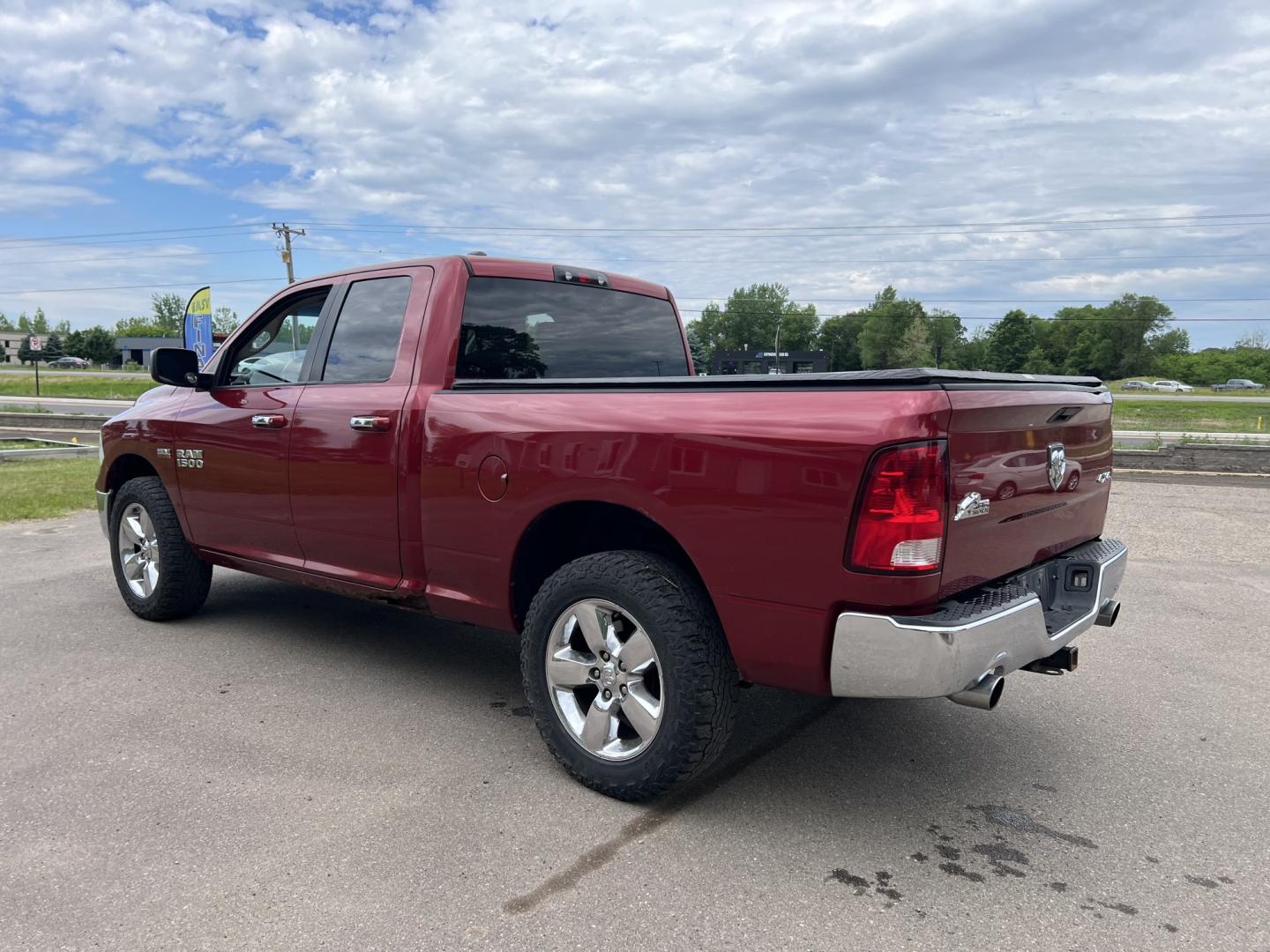 2014 RAM 1500 SLT Quad Cab 4WD (1C6RR7GT3ES) with an 5.7L V8 OHV 16V engine, 6-Speed Automatic transmission, located at 17255 hwy 65 NE, Ham Lake, MN, 55304, 0.000000, 0.000000- Photo#6