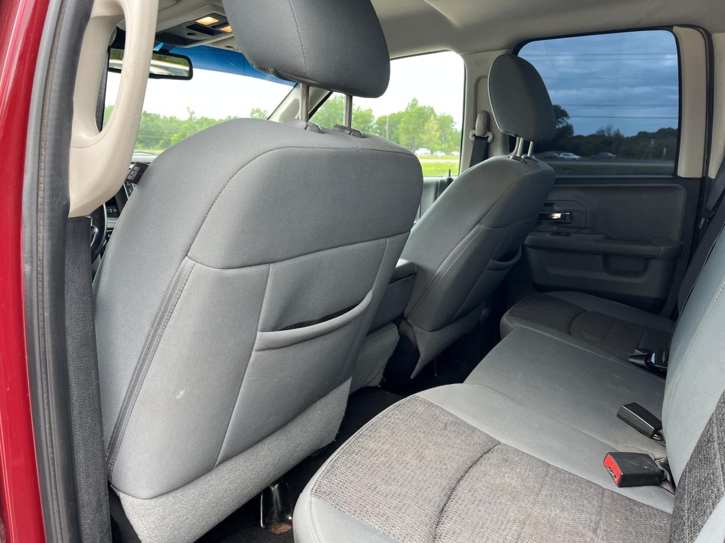 2014 RAM 1500 SLT Quad Cab 4WD (1C6RR7GT3ES) with an 5.7L V8 OHV 16V engine, 6-Speed Automatic transmission, located at 17255 hwy 65 NE, Ham Lake, MN, 55304, 0.000000, 0.000000- Photo#11
