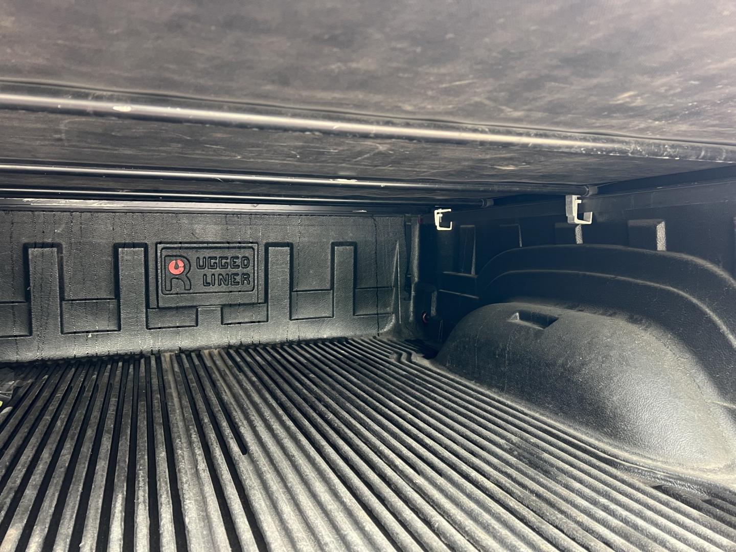 2014 RAM 1500 SLT Quad Cab 4WD (1C6RR7GT3ES) with an 5.7L V8 OHV 16V engine, 6-Speed Automatic transmission, located at 17255 hwy 65 NE, Ham Lake, MN, 55304, 0.000000, 0.000000- Photo#16