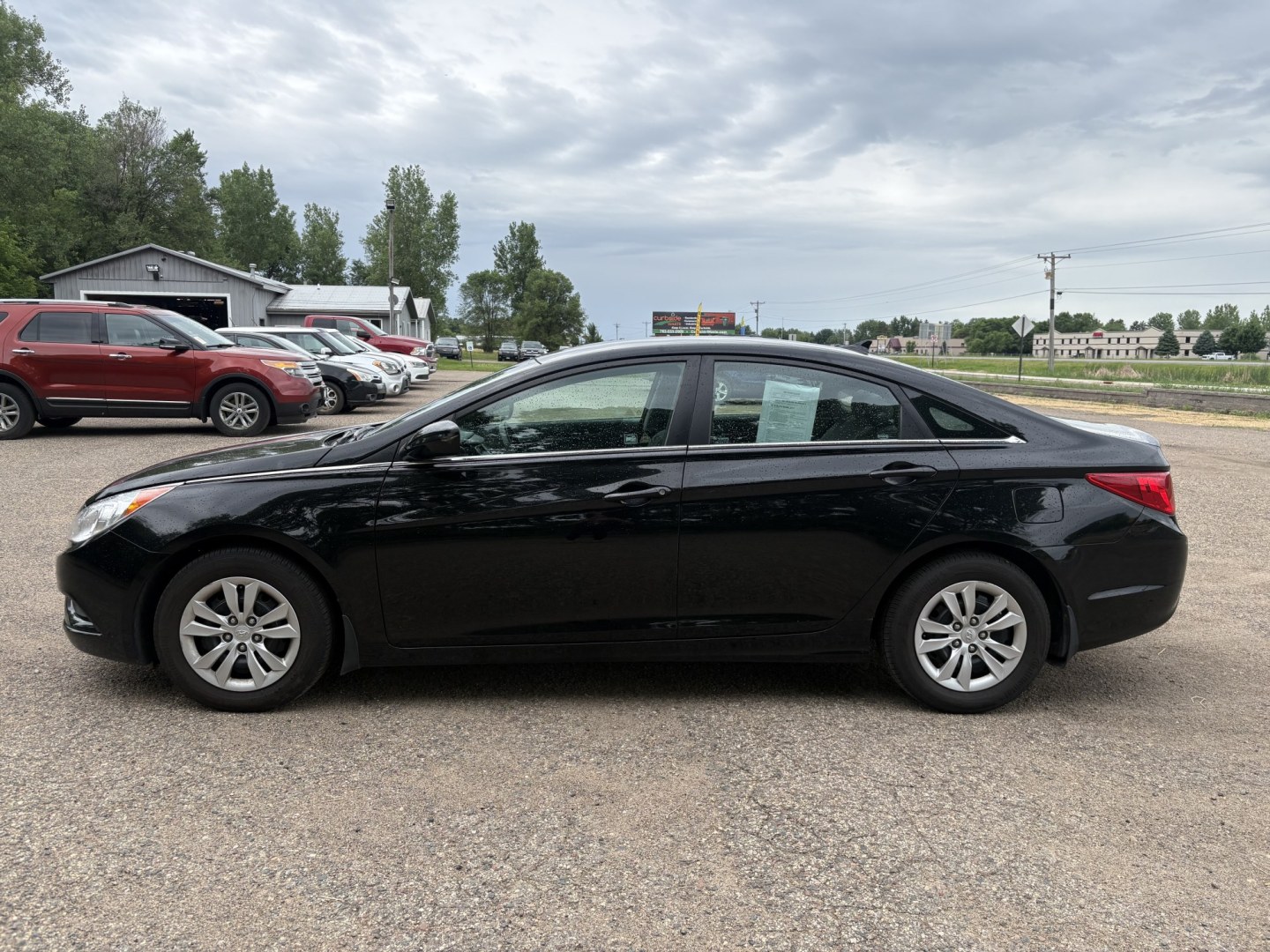2011 Hyundai Sonata GLS Auto (5NPEB4AC4BH) with an 2.4L L4 DOHC 16V engine, 5-Speed Automatic transmission, located at 17255 hwy 65 NE, Ham Lake, MN, 55304, 0.000000, 0.000000 - Photo#1