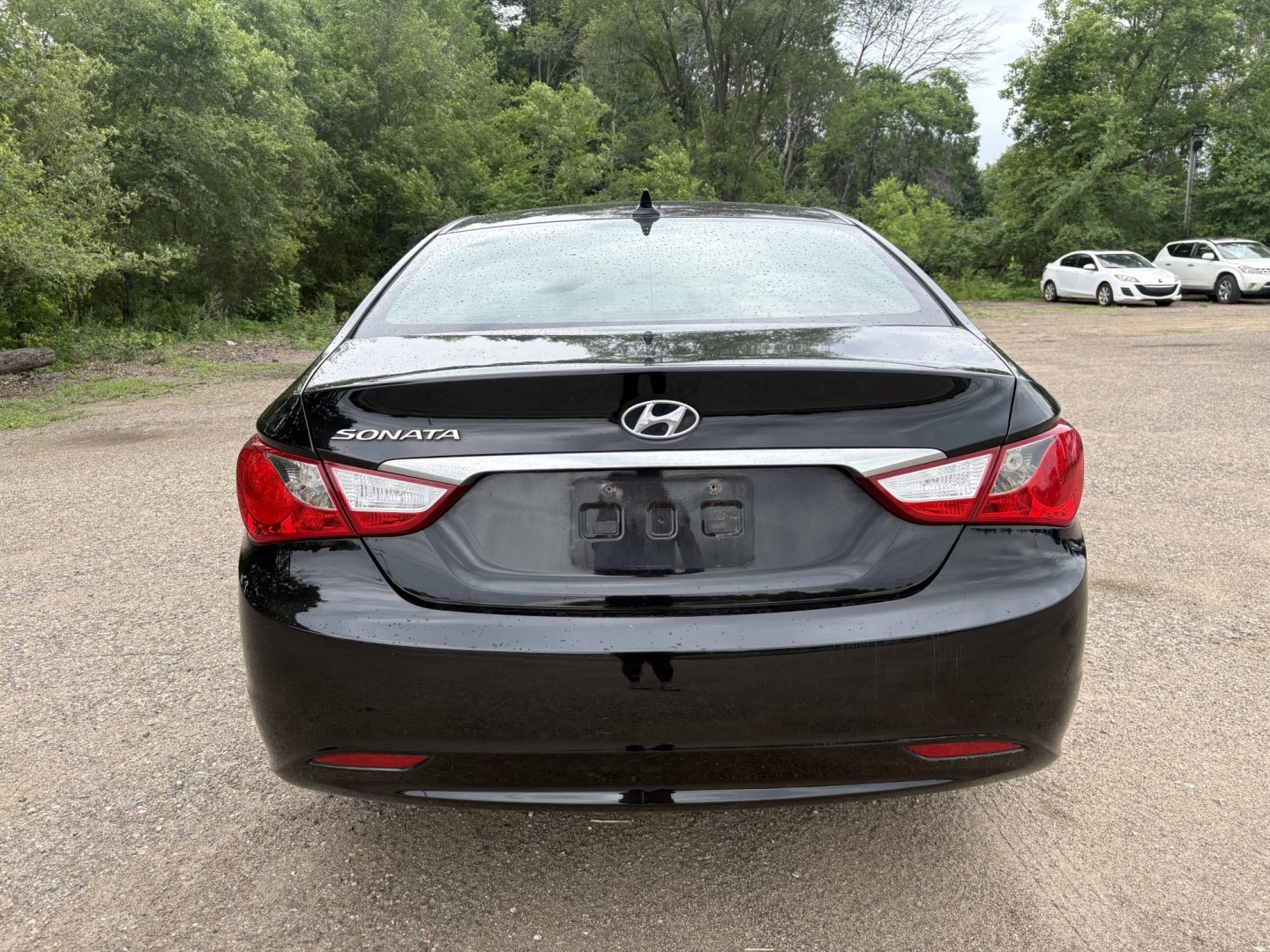 2011 Hyundai Sonata GLS Auto (5NPEB4AC4BH) with an 2.4L L4 DOHC 16V engine, 5-Speed Automatic transmission, located at 17255 hwy 65 NE, Ham Lake, MN, 55304, 0.000000, 0.000000 - Photo#3