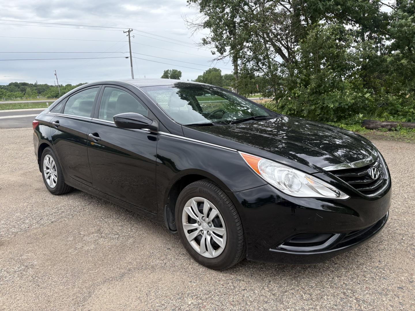 2011 Hyundai Sonata GLS Auto (5NPEB4AC4BH) with an 2.4L L4 DOHC 16V engine, 5-Speed Automatic transmission, located at 17255 hwy 65 NE, Ham Lake, MN, 55304, 0.000000, 0.000000- Photo#6