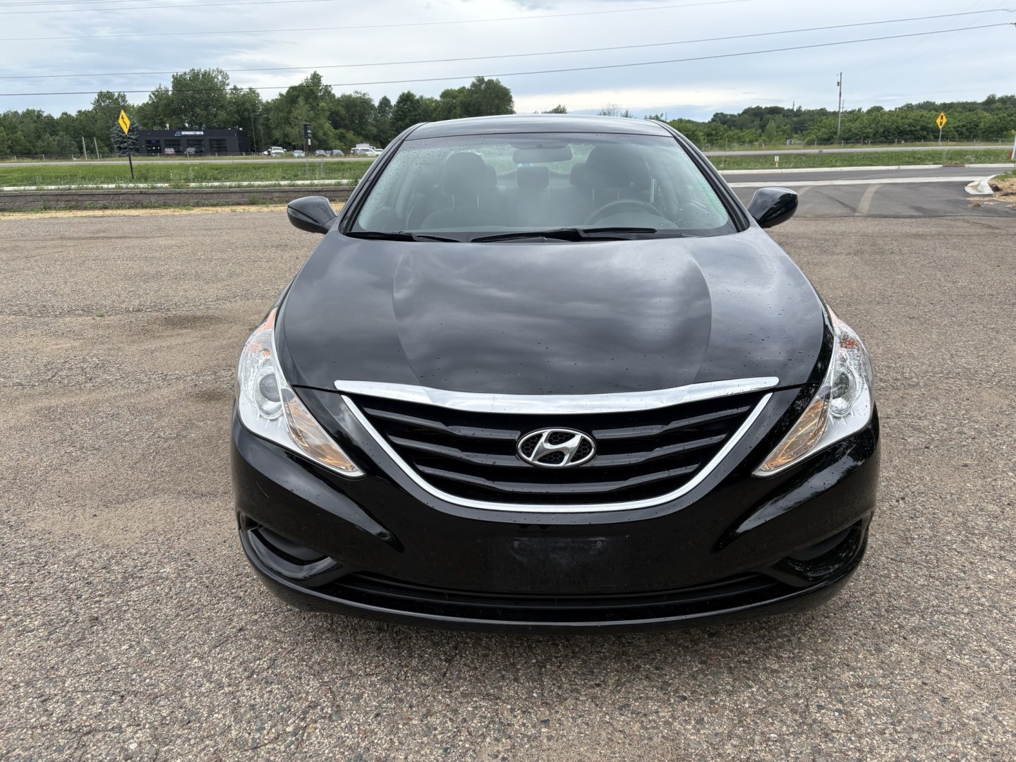 2011 Hyundai Sonata GLS Auto (5NPEB4AC4BH) with an 2.4L L4 DOHC 16V engine, 5-Speed Automatic transmission, located at 17255 hwy 65 NE, Ham Lake, MN, 55304, 0.000000, 0.000000 - Photo#7
