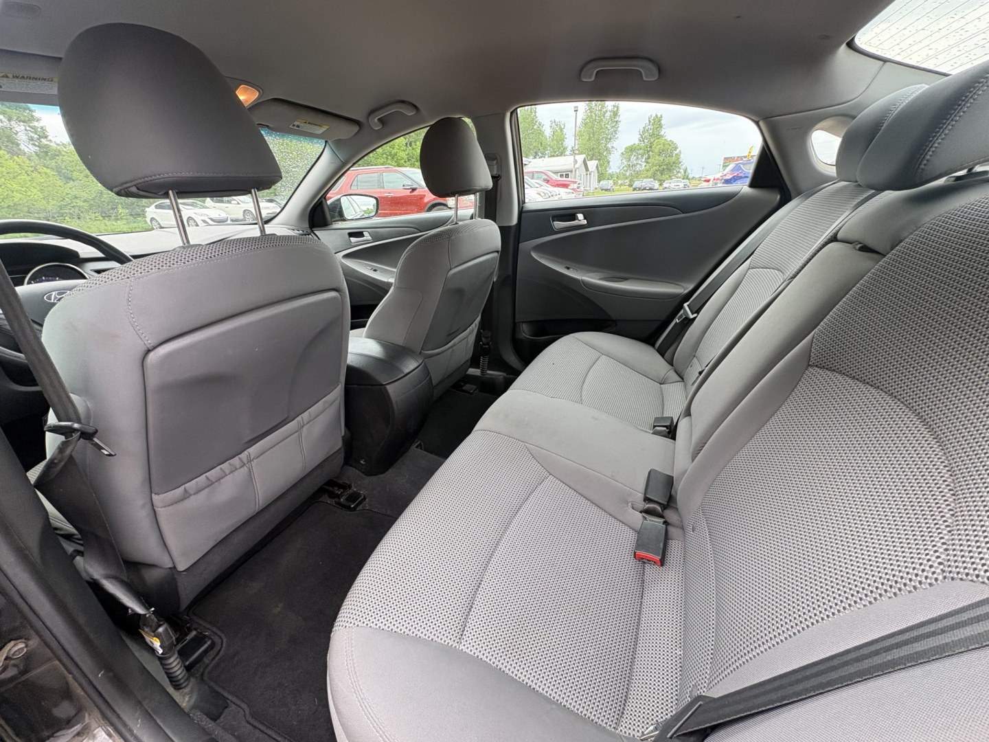 2011 Hyundai Sonata GLS Auto (5NPEB4AC4BH) with an 2.4L L4 DOHC 16V engine, 5-Speed Automatic transmission, located at 17255 hwy 65 NE, Ham Lake, MN, 55304, 0.000000, 0.000000 - Photo#11