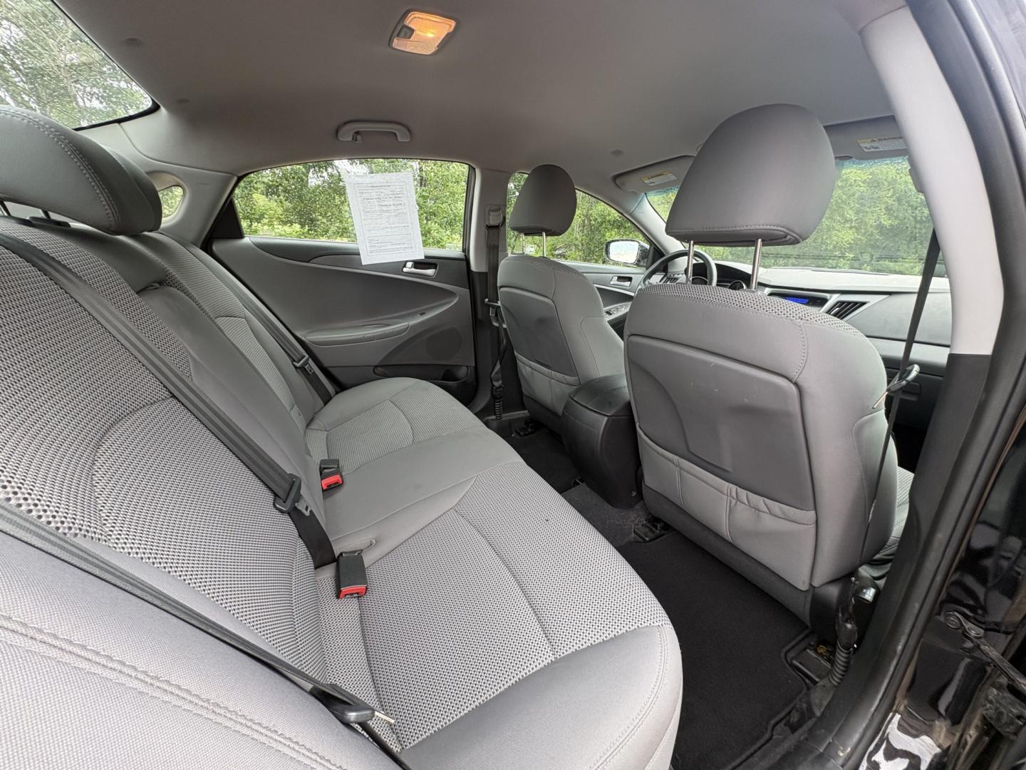 2011 Hyundai Sonata GLS Auto (5NPEB4AC4BH) with an 2.4L L4 DOHC 16V engine, 5-Speed Automatic transmission, located at 17255 hwy 65 NE, Ham Lake, MN, 55304, 0.000000, 0.000000- Photo#13
