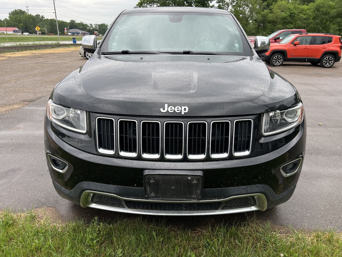 2015 Jeep Grand Cherokee Limited 4WD (1C4RJFBG8FC) with an 3.6L V6 DOHC 24V engine, 8-Speed Automatic transmission, located at 17255 hwy 65 NE, Ham Lake, MN, 55304, 0.000000, 0.000000 - Photo#1