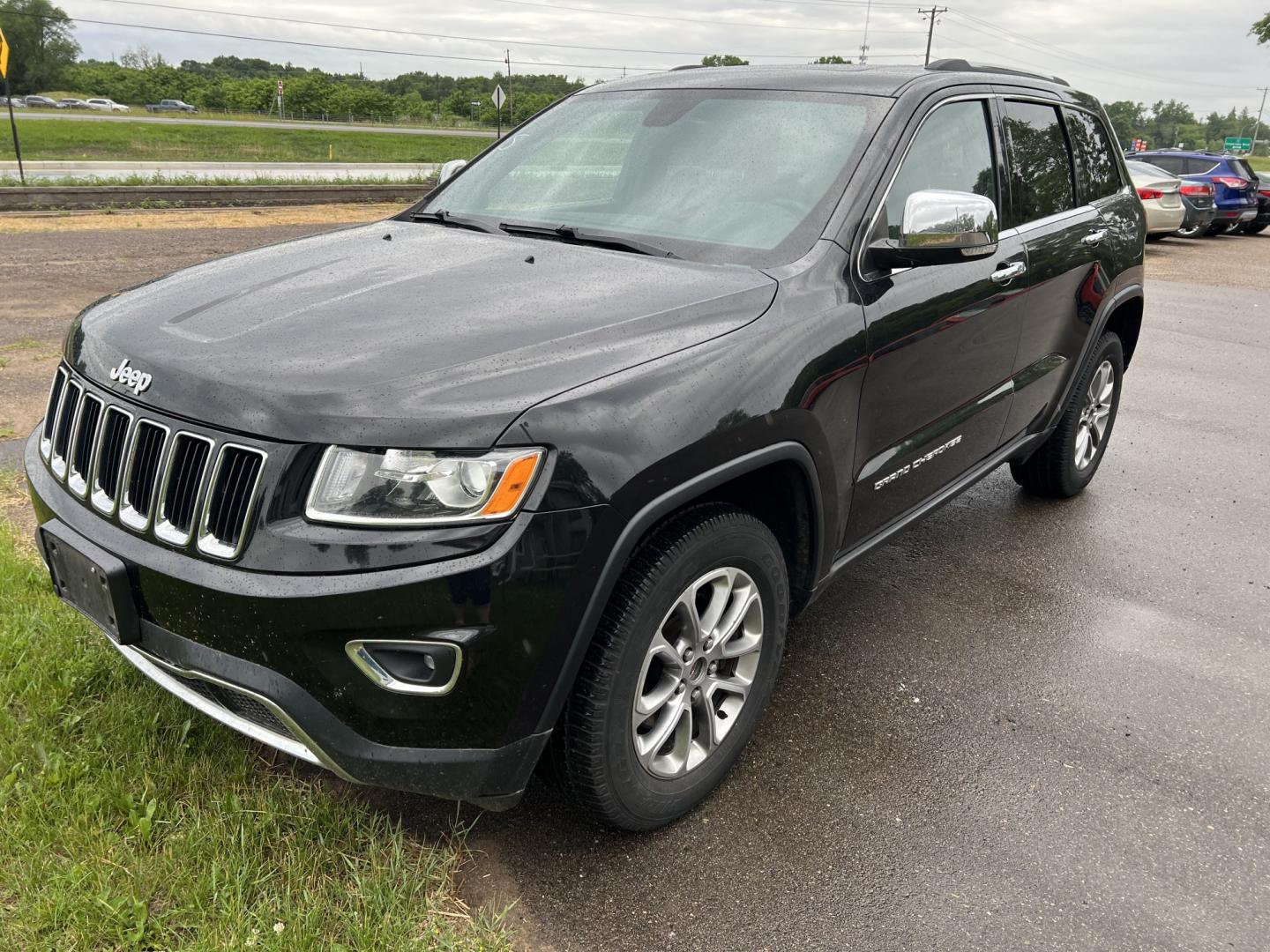 2015 Jeep Grand Cherokee Limited 4WD (1C4RJFBG8FC) with an 3.6L V6 DOHC 24V engine, 8-Speed Automatic transmission, located at 17255 hwy 65 NE, Ham Lake, MN, 55304, 0.000000, 0.000000- Photo#0