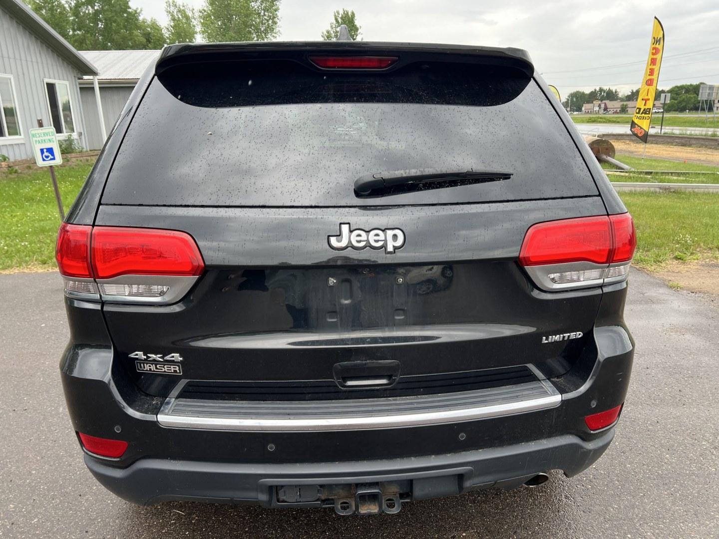 2015 Jeep Grand Cherokee Limited 4WD (1C4RJFBG8FC) with an 3.6L V6 DOHC 24V engine, 8-Speed Automatic transmission, located at 17255 hwy 65 NE, Ham Lake, MN, 55304, 0.000000, 0.000000 - Photo#5