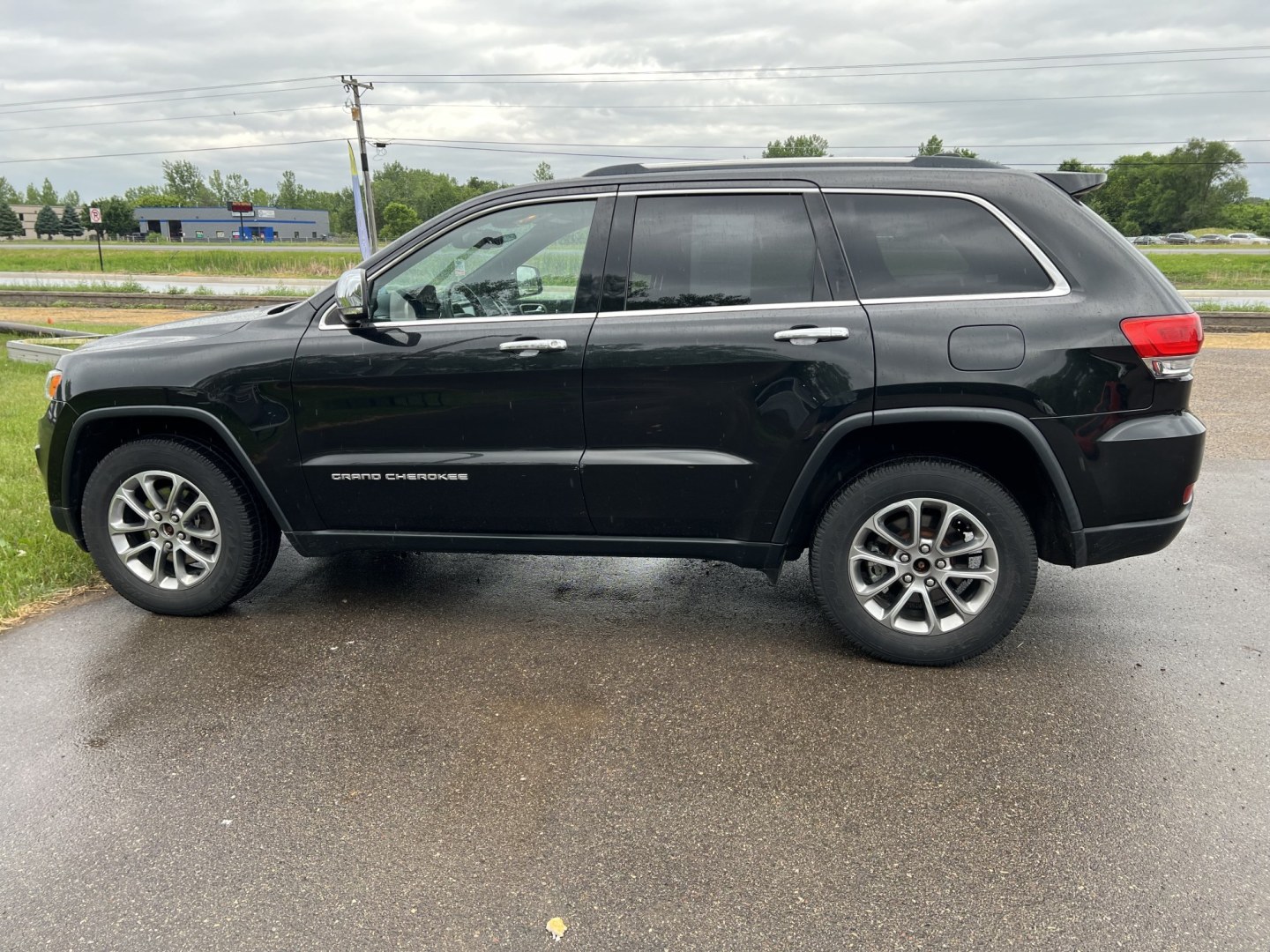 2015 Jeep Grand Cherokee Limited 4WD (1C4RJFBG8FC) with an 3.6L V6 DOHC 24V engine, 8-Speed Automatic transmission, located at 17255 hwy 65 NE, Ham Lake, MN, 55304, 0.000000, 0.000000 - Photo#7