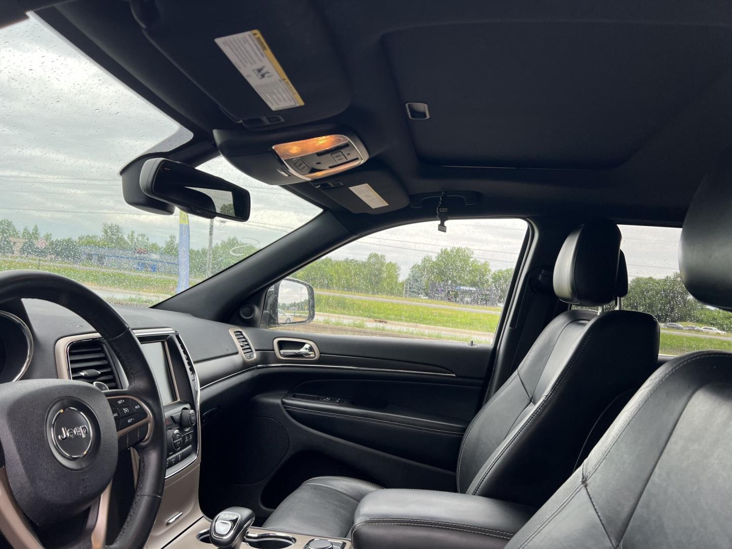 2015 Jeep Grand Cherokee Limited 4WD (1C4RJFBG8FC) with an 3.6L V6 DOHC 24V engine, 8-Speed Automatic transmission, located at 17255 hwy 65 NE, Ham Lake, MN, 55304, 0.000000, 0.000000- Photo#10