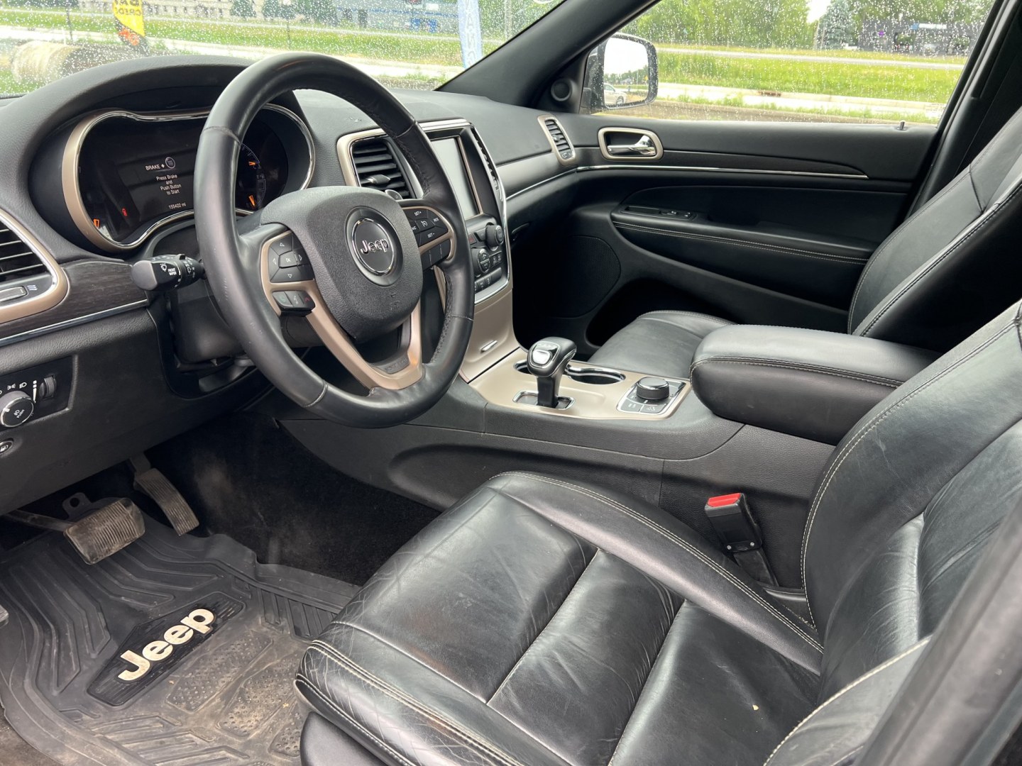 2015 Jeep Grand Cherokee Limited 4WD (1C4RJFBG8FC) with an 3.6L V6 DOHC 24V engine, 8-Speed Automatic transmission, located at 17255 hwy 65 NE, Ham Lake, MN, 55304, 0.000000, 0.000000 - Photo#9