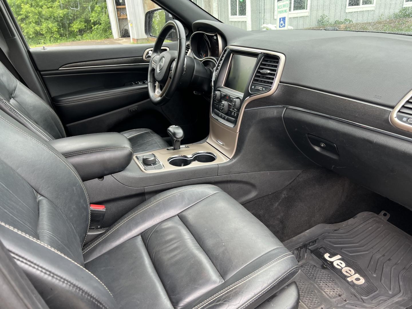 2015 Jeep Grand Cherokee Limited 4WD (1C4RJFBG8FC) with an 3.6L V6 DOHC 24V engine, 8-Speed Automatic transmission, located at 17255 hwy 65 NE, Ham Lake, MN, 55304, 0.000000, 0.000000- Photo#15