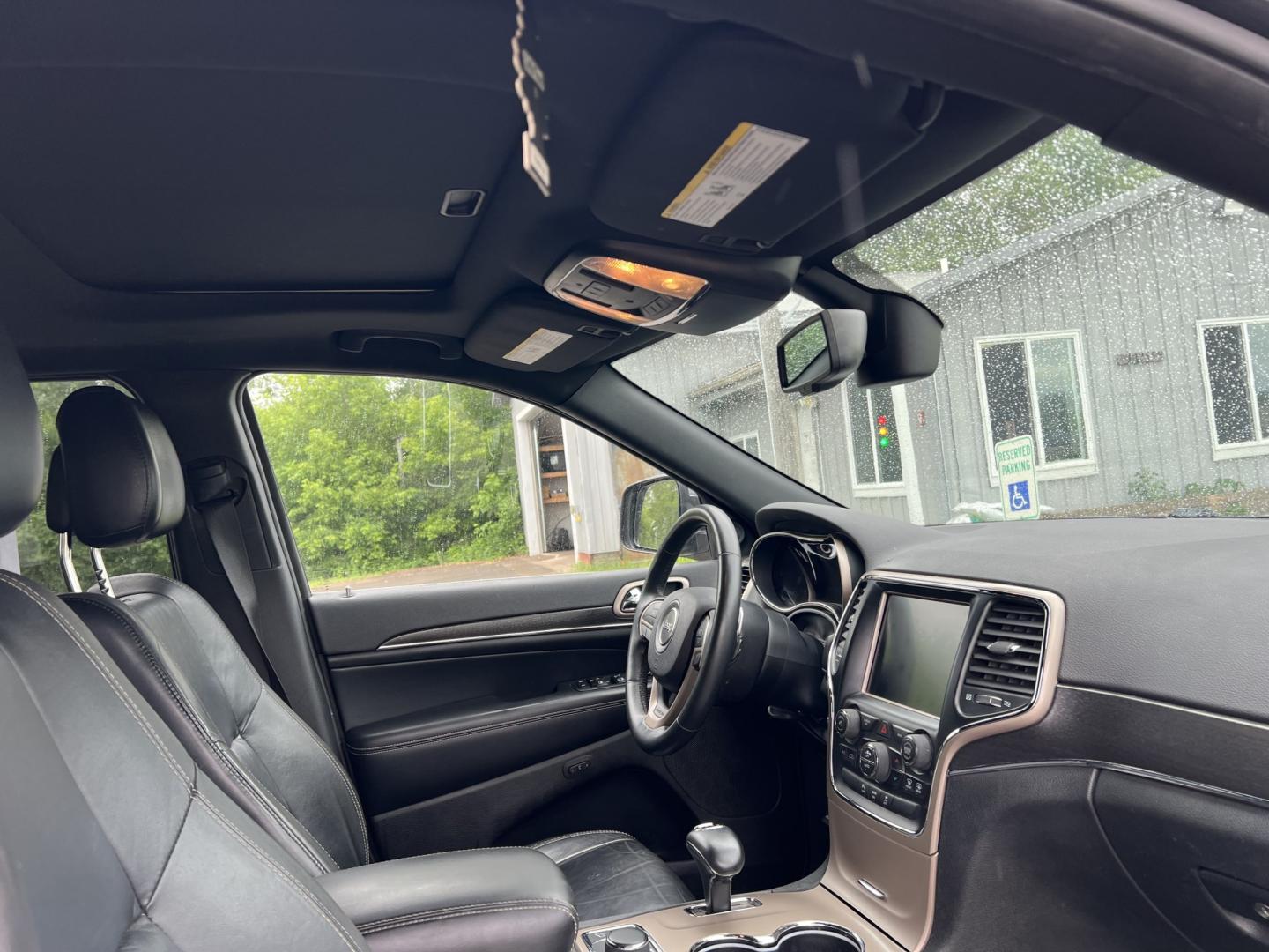 2015 Jeep Grand Cherokee Limited 4WD (1C4RJFBG8FC) with an 3.6L V6 DOHC 24V engine, 8-Speed Automatic transmission, located at 17255 hwy 65 NE, Ham Lake, MN, 55304, 0.000000, 0.000000- Photo#16