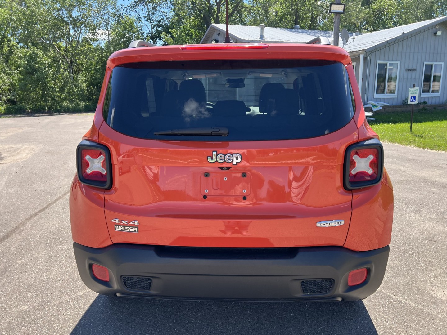 2015 Jeep Renegade Latitude 4WD (ZACCJBBT7FP) with an 2.4L L4 engine, 6-Speed Manual transmission, located at 17255 hwy 65 NE, Ham Lake, MN, 55304, 0.000000, 0.000000 - Photo#5