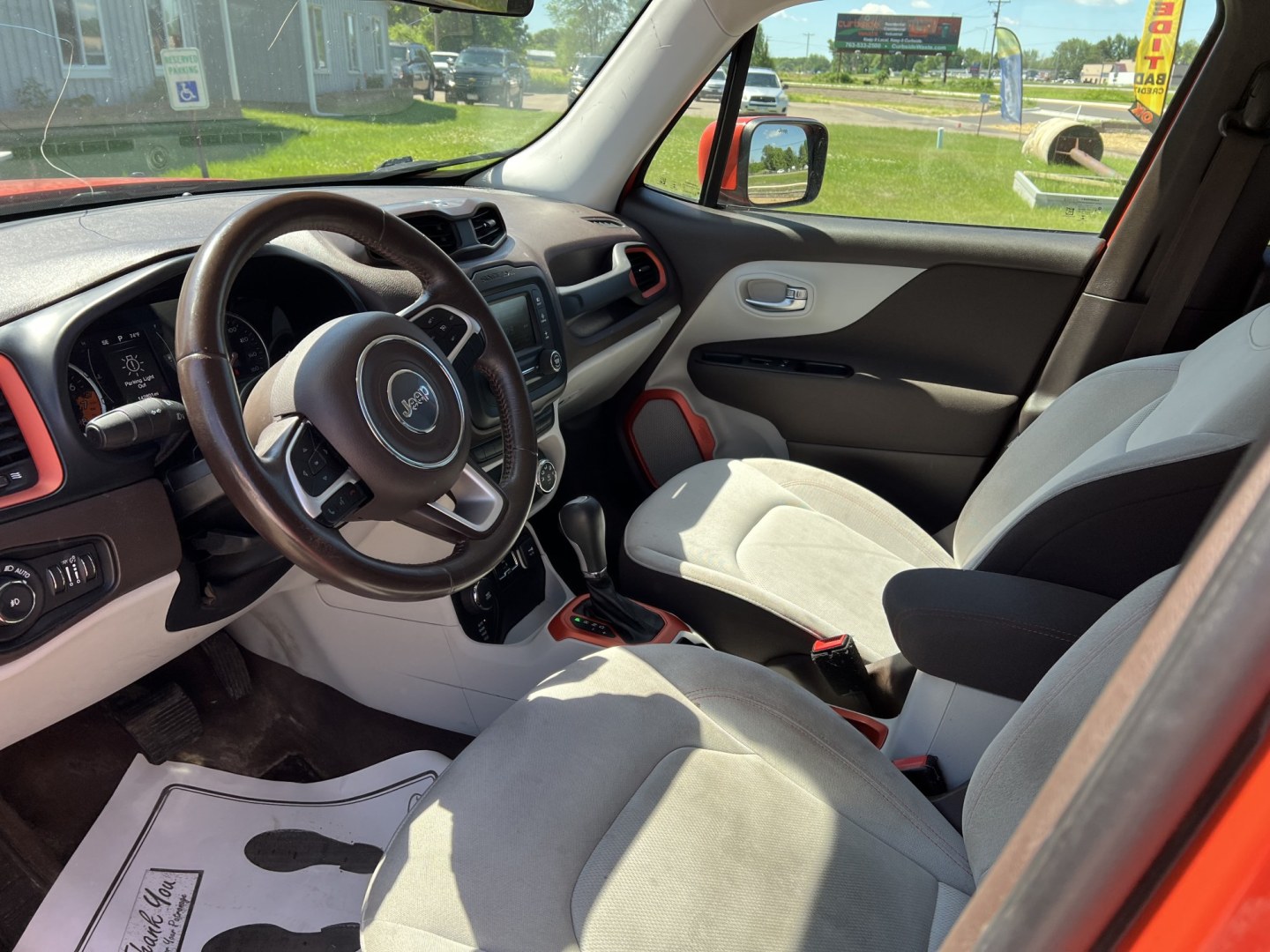 2015 Jeep Renegade Latitude 4WD (ZACCJBBT7FP) with an 2.4L L4 engine, 6-Speed Manual transmission, located at 17255 hwy 65 NE, Ham Lake, MN, 55304, 0.000000, 0.000000 - Photo#9