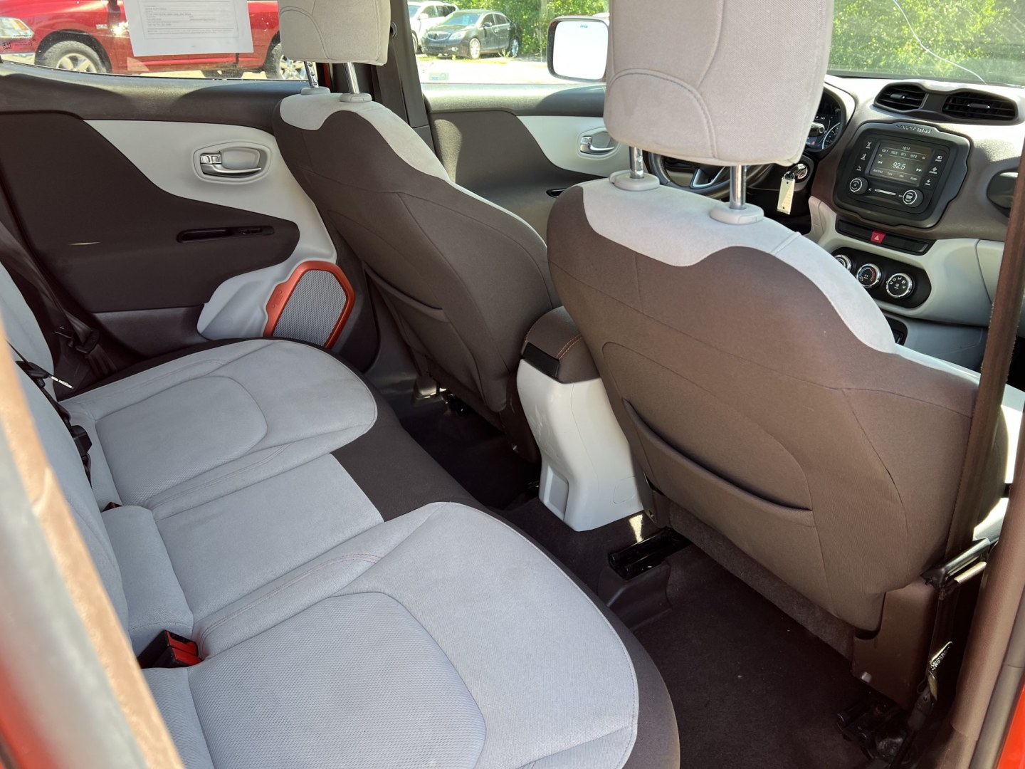 2015 Jeep Renegade Latitude 4WD (ZACCJBBT7FP) with an 2.4L L4 engine, 6-Speed Manual transmission, located at 17255 hwy 65 NE, Ham Lake, MN, 55304, 0.000000, 0.000000 - Photo#15