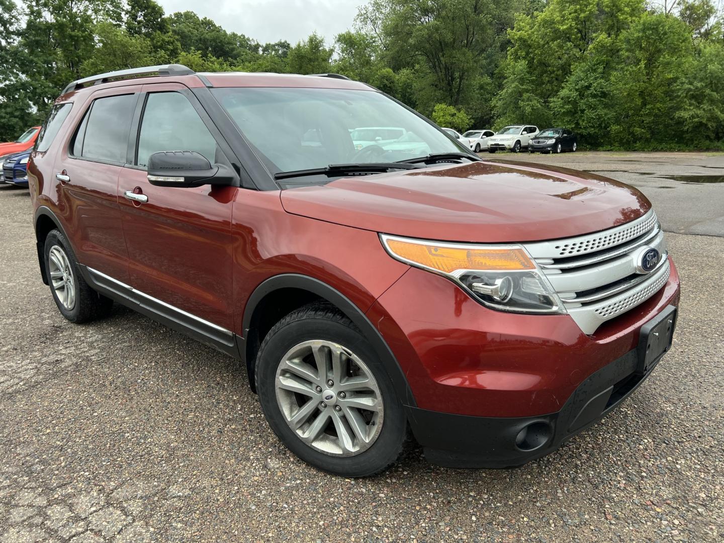 2014 Ford Explorer XLT 4WD (1FM5K8D81EG) with an 3.5L V6 DOHC 24V engine, 6-Speed Automatic transmission, located at 17255 hwy 65 NE, Ham Lake, MN, 55304, 0.000000, 0.000000- Photo#2