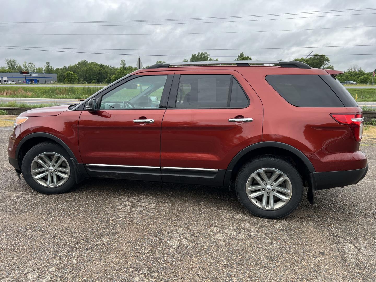 2014 Ford Explorer XLT 4WD (1FM5K8D81EG) with an 3.5L V6 DOHC 24V engine, 6-Speed Automatic transmission, located at 17255 hwy 65 NE, Ham Lake, MN, 55304, 0.000000, 0.000000- Photo#7
