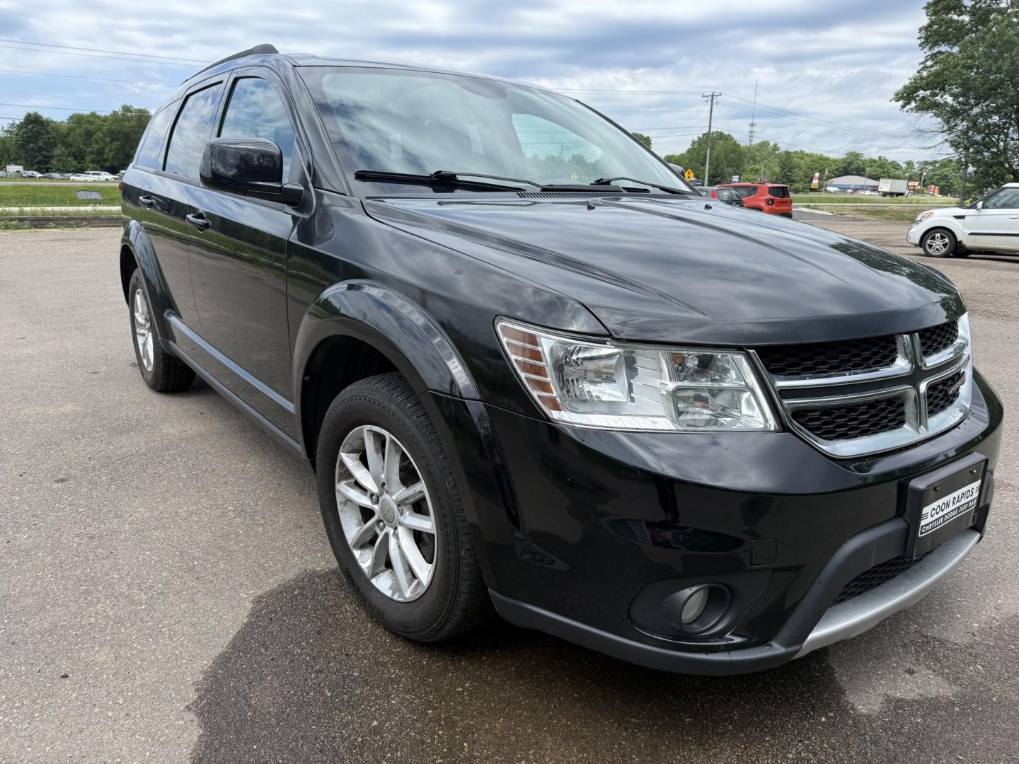 2017 Dodge Journey SXT AWD (3C4PDDBG7HT) with an 3.6L V6 DOHC 24V engine, 6A transmission, located at 17255 hwy 65 NE, Ham Lake, MN, 55304, 0.000000, 0.000000- Photo#2