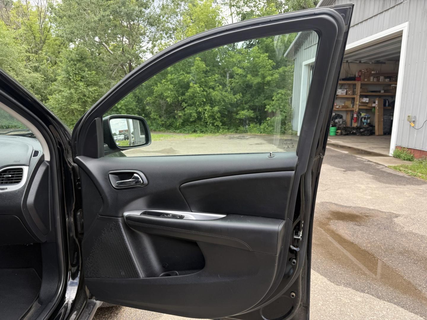 2017 Dodge Journey SXT AWD (3C4PDDBG7HT) with an 3.6L V6 DOHC 24V engine, 6A transmission, located at 17255 hwy 65 NE, Ham Lake, MN, 55304, 0.000000, 0.000000- Photo#9