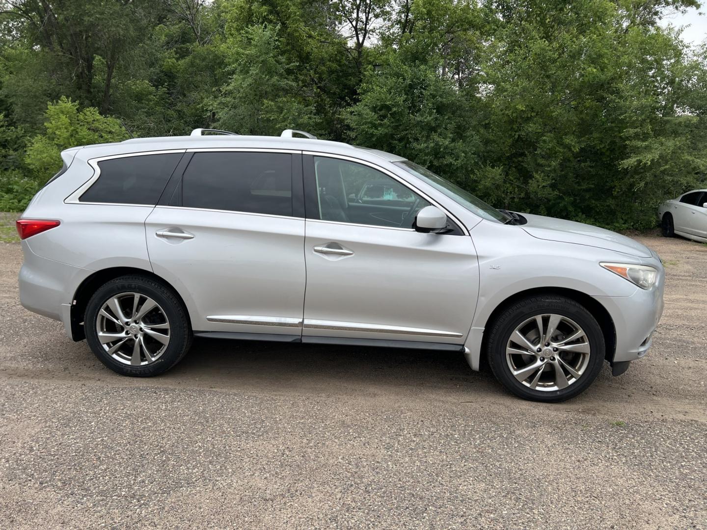 2014 Infiniti JX Base AWD (5N1AL0MM7EC) with an 3.5L V6 DOHC 24V engine, Continuously Variable Transmission transmission, located at 17255 hwy 65 NE, Ham Lake, MN, 55304, 0.000000, 0.000000- Photo#3