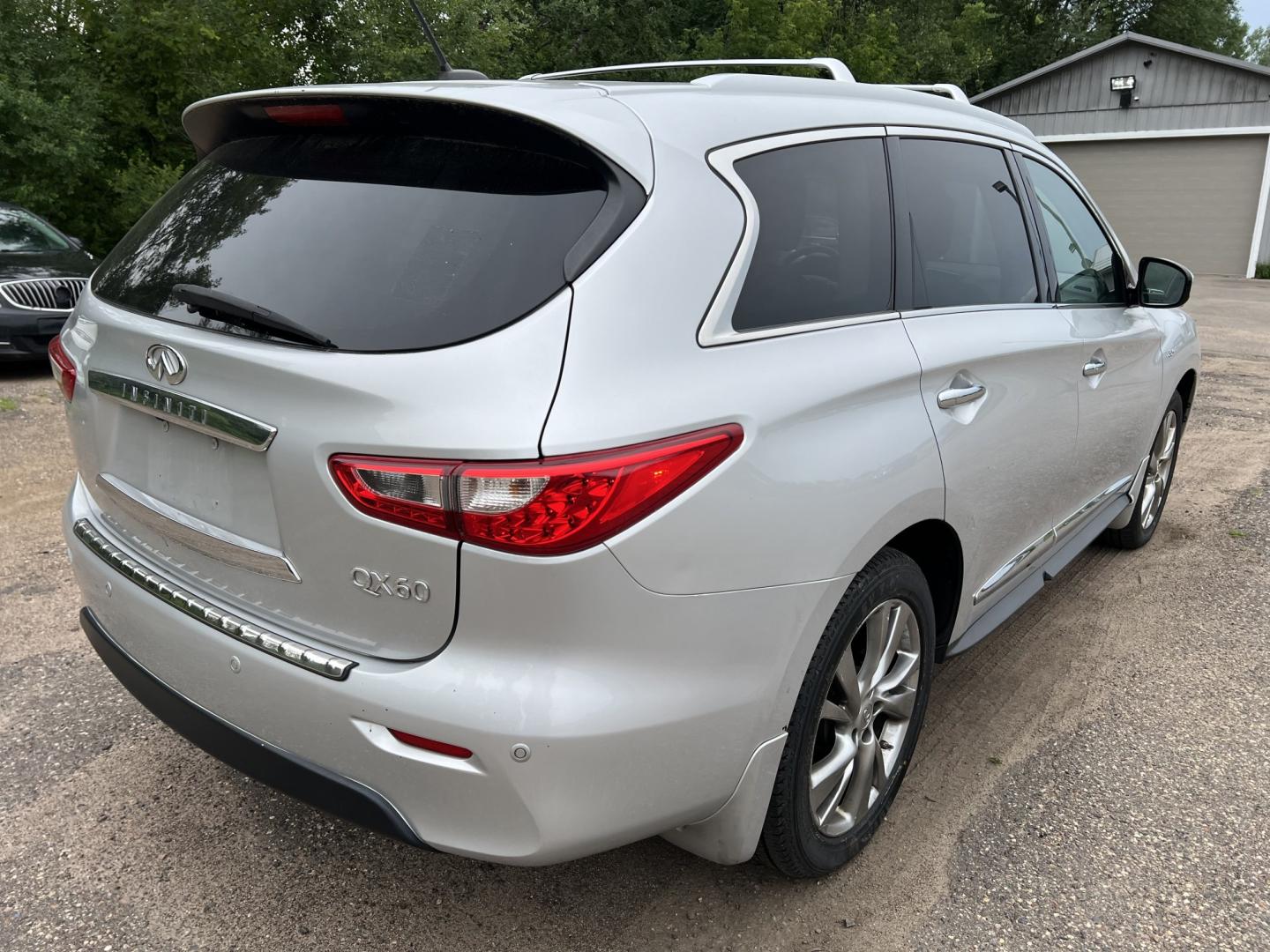 2014 Infiniti JX Base AWD (5N1AL0MM7EC) with an 3.5L V6 DOHC 24V engine, Continuously Variable Transmission transmission, located at 17255 hwy 65 NE, Ham Lake, MN, 55304, 0.000000, 0.000000- Photo#4