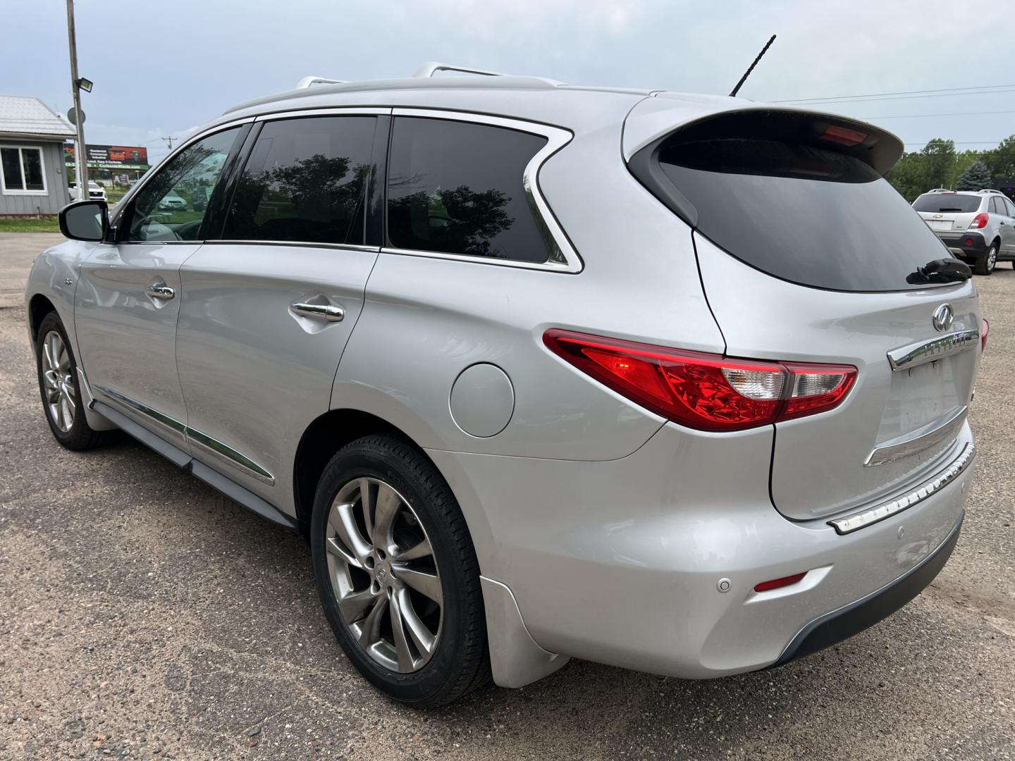2014 Infiniti JX Base AWD (5N1AL0MM7EC) with an 3.5L V6 DOHC 24V engine, Continuously Variable Transmission transmission, located at 17255 hwy 65 NE, Ham Lake, MN, 55304, 0.000000, 0.000000- Photo#6