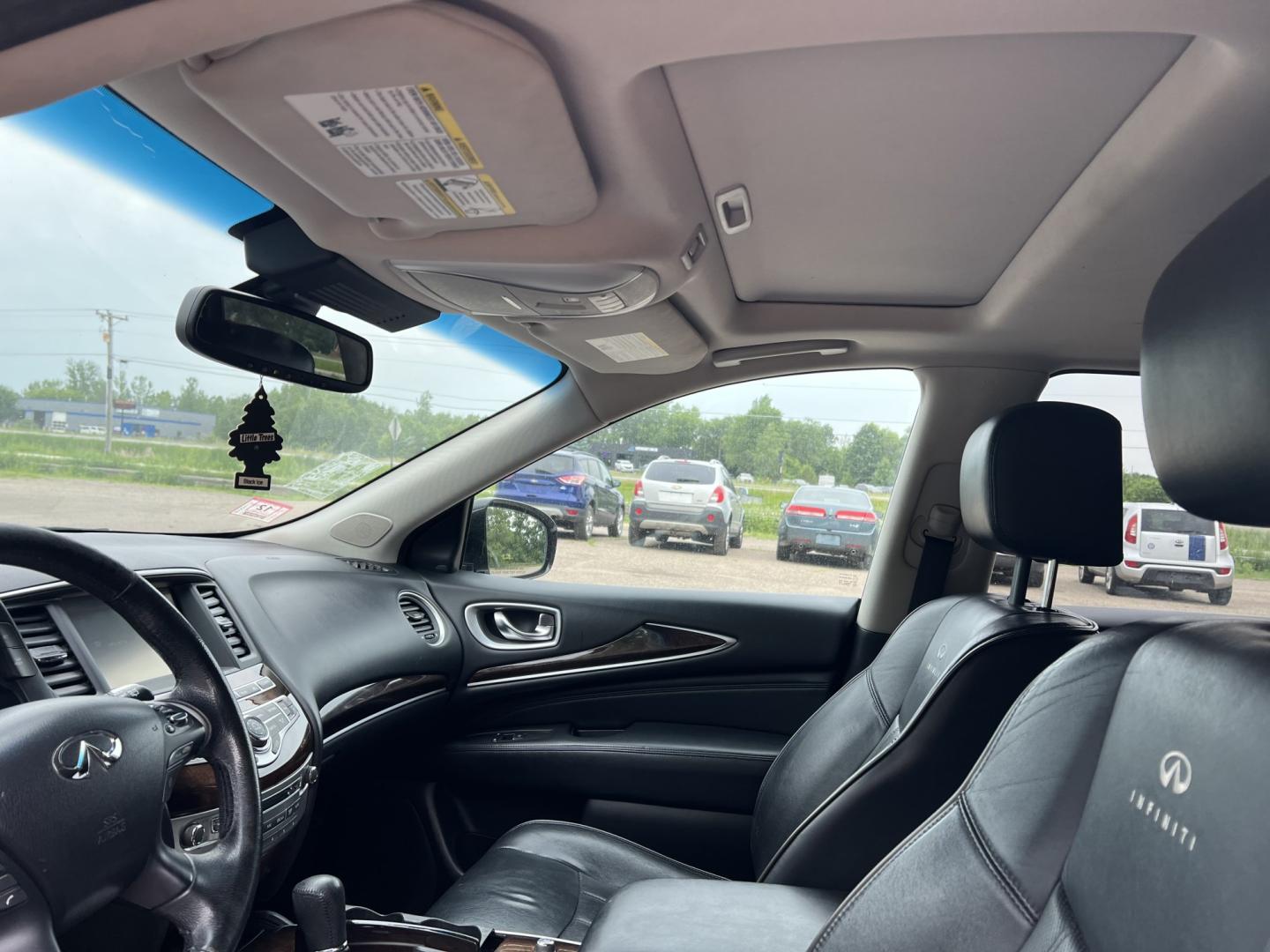 2014 Infiniti JX Base AWD (5N1AL0MM7EC) with an 3.5L V6 DOHC 24V engine, Continuously Variable Transmission transmission, located at 17255 hwy 65 NE, Ham Lake, MN, 55304, 0.000000, 0.000000- Photo#9