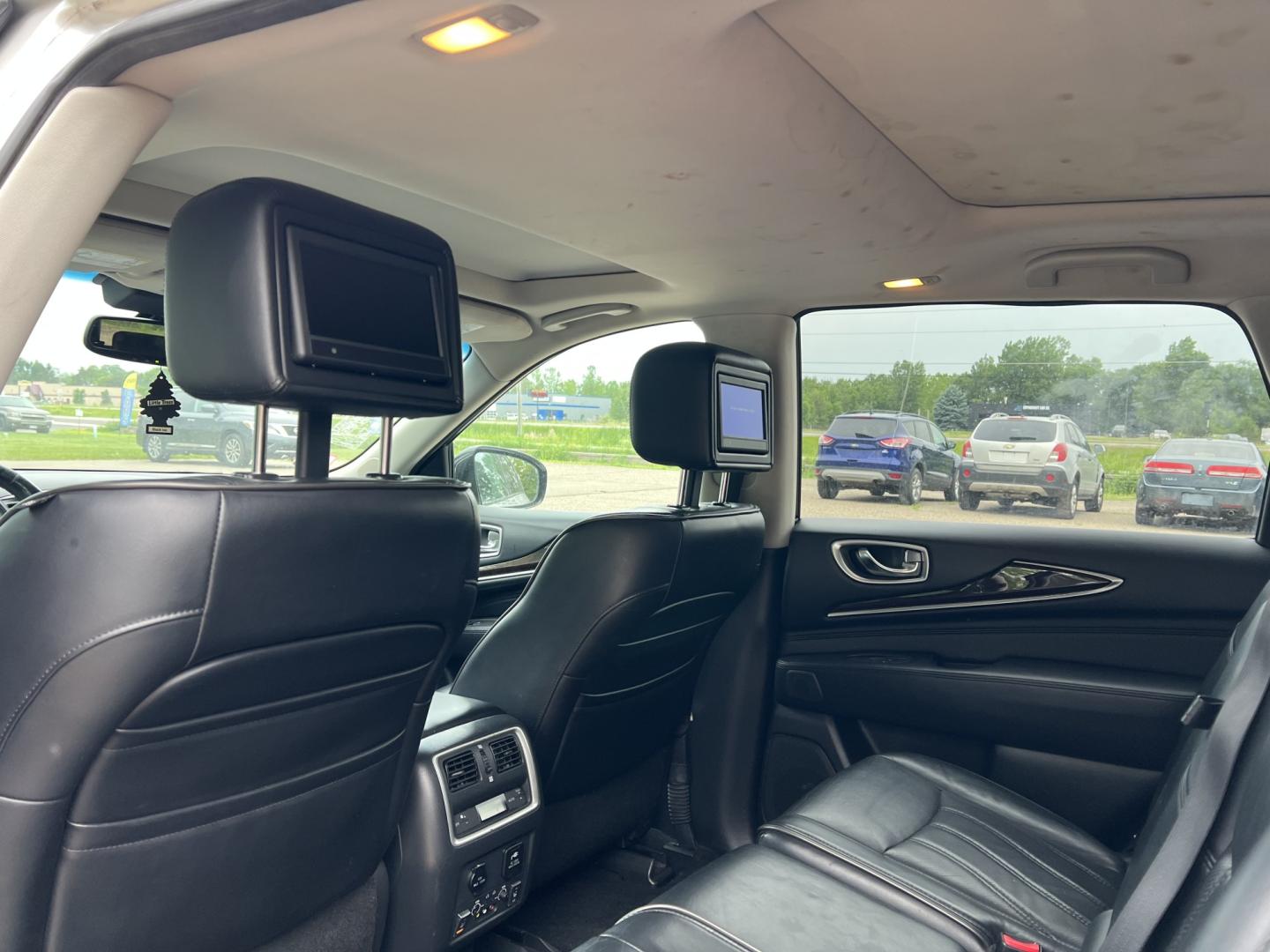2014 Infiniti JX Base AWD (5N1AL0MM7EC) with an 3.5L V6 DOHC 24V engine, Continuously Variable Transmission transmission, located at 17255 hwy 65 NE, Ham Lake, MN, 55304, 0.000000, 0.000000- Photo#12
