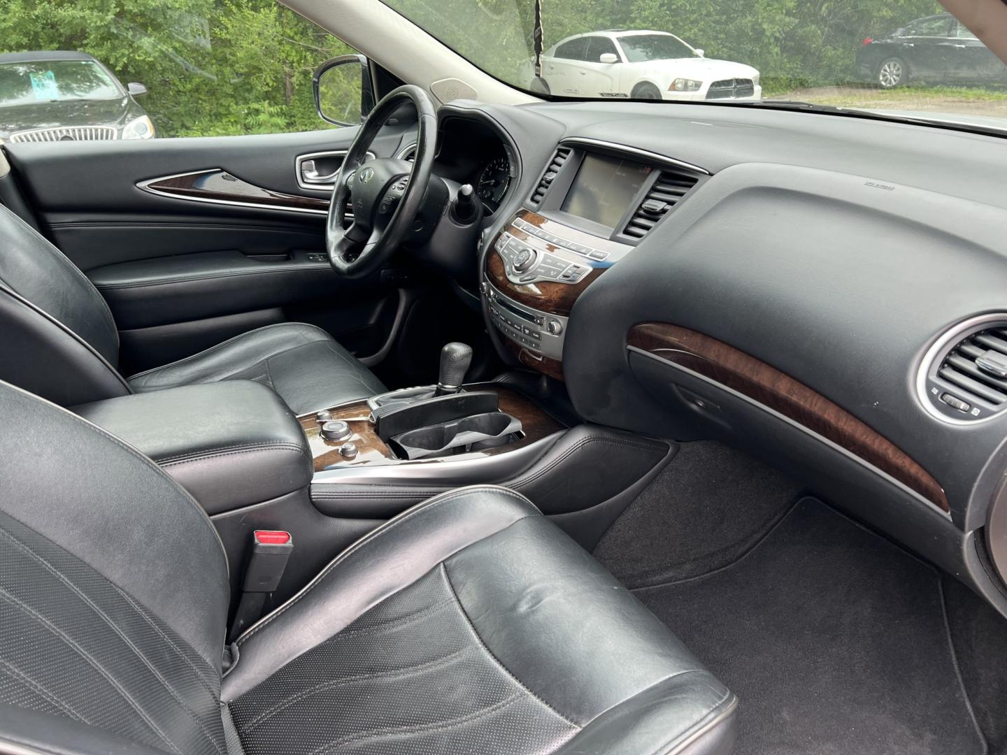 2014 Infiniti JX Base AWD (5N1AL0MM7EC) with an 3.5L V6 DOHC 24V engine, Continuously Variable Transmission transmission, located at 17255 hwy 65 NE, Ham Lake, MN, 55304, 0.000000, 0.000000- Photo#15