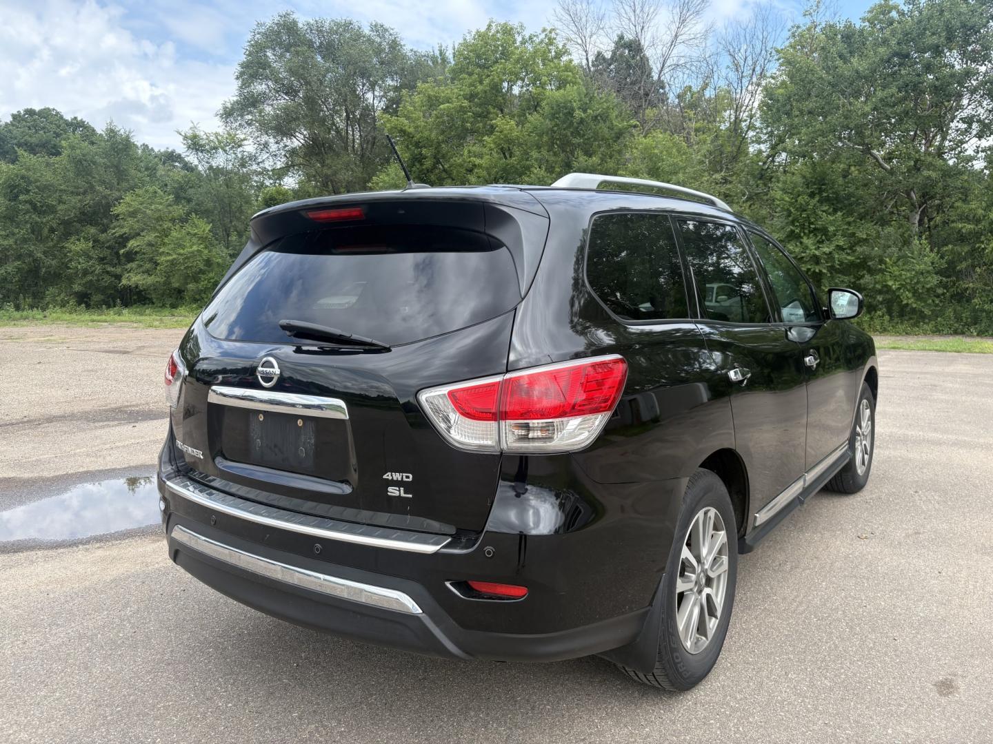 2014 Nissan Pathfinder S 4WD (5N1AR2MM8EC) with an 3.5L V6 DOHC 24V engine, Continuously Variable Transmission transmission, located at 17255 hwy 65 NE, Ham Lake, MN, 55304, 0.000000, 0.000000- Photo#4